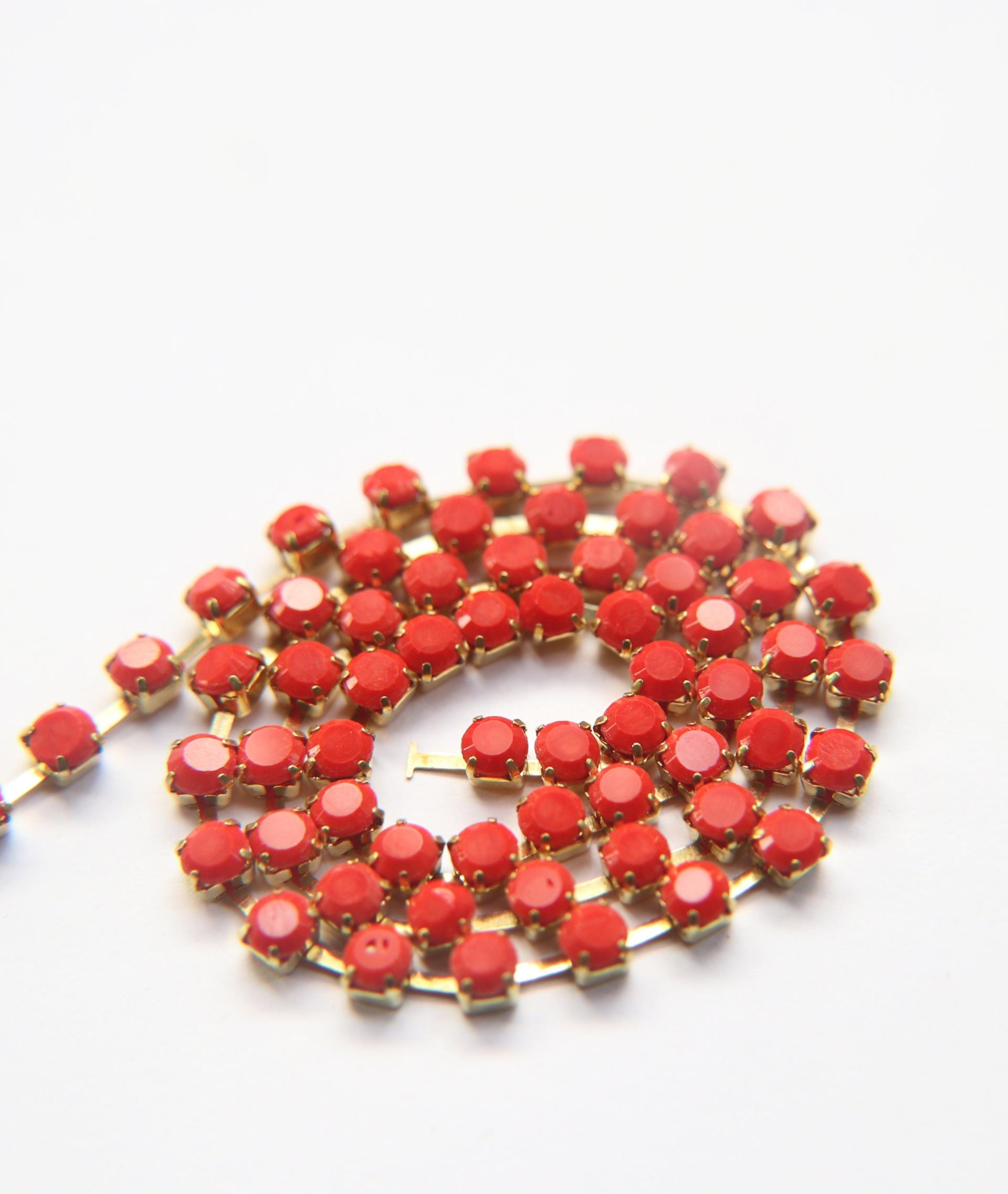16 SS Rhinestone Chain Vintage Glass Pressed Chatons Coral Red Opaque (4mm) 1/2/5/15 Meters