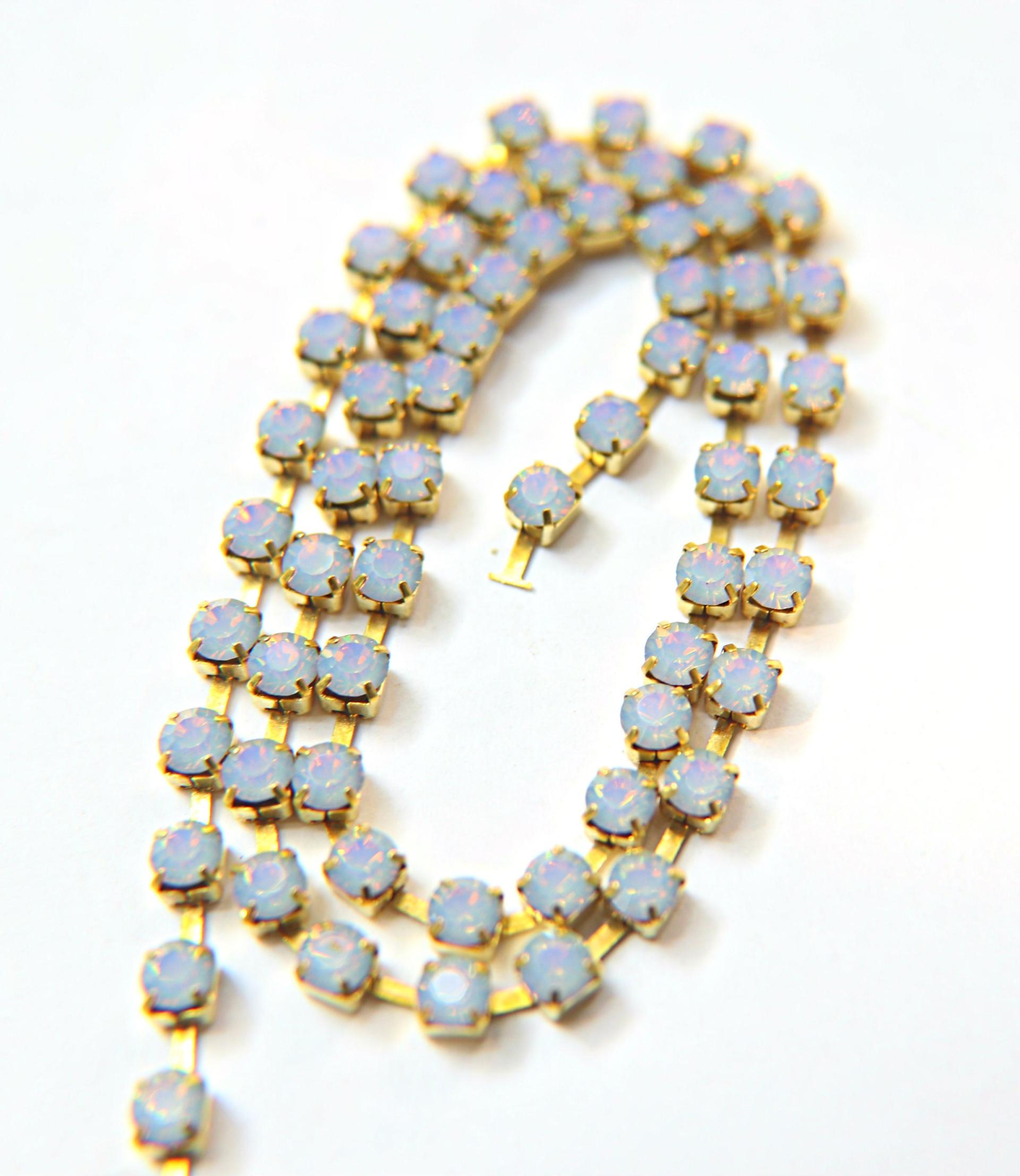 18ss Swarovski Rhinestone Chain in Sky Blue Opal (4.2mm) 0.5/1/2/5 Meters Bridal Supplies, Jewelry, vintage findings, embroidery materials