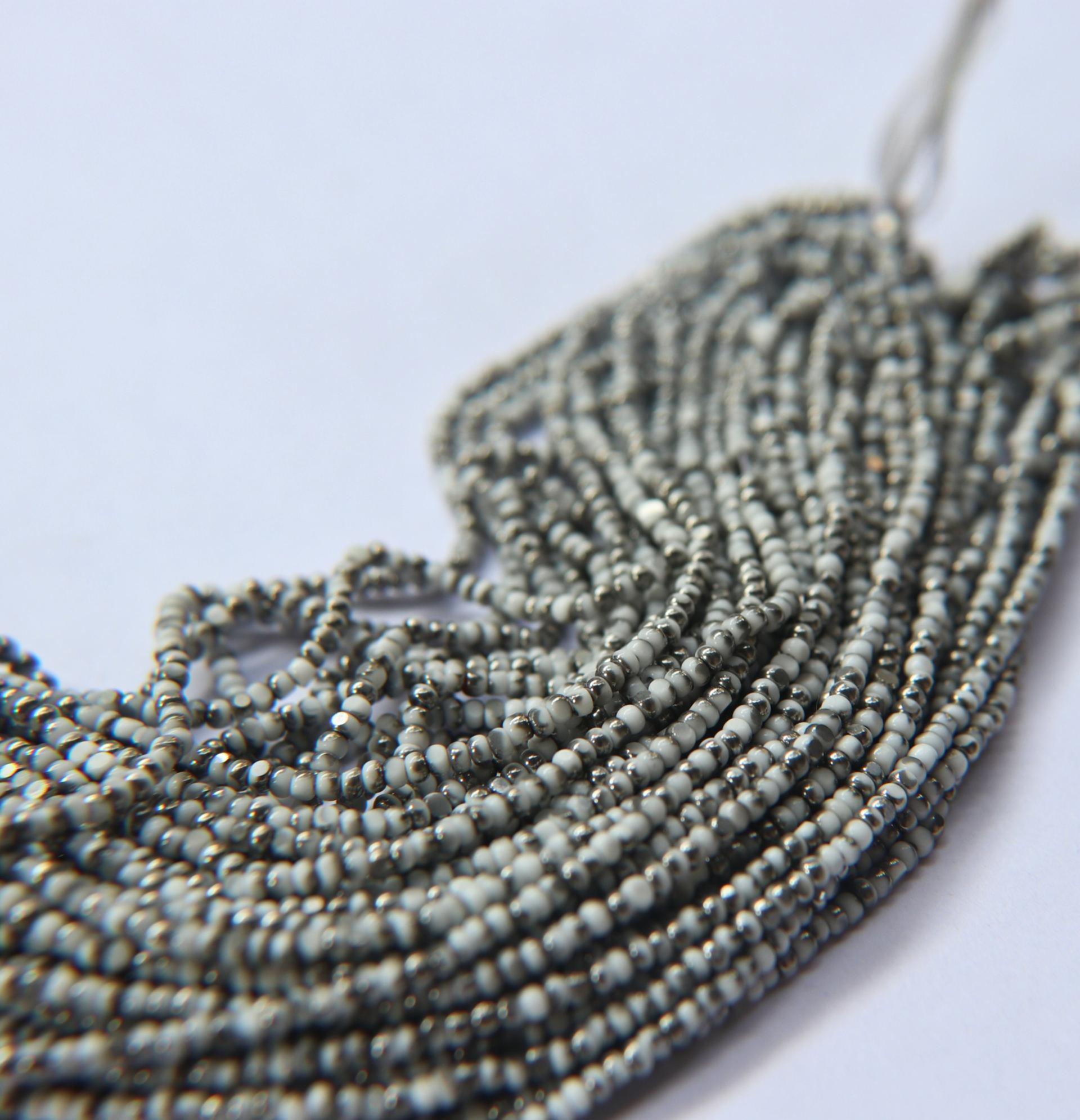 11/0 Hanks Charlotte Cut Beads 03050 Patina Chalk White Gunmetal 1/5/25/50/100 Hanks 2.0mm glass beads, jewelry supply, findings