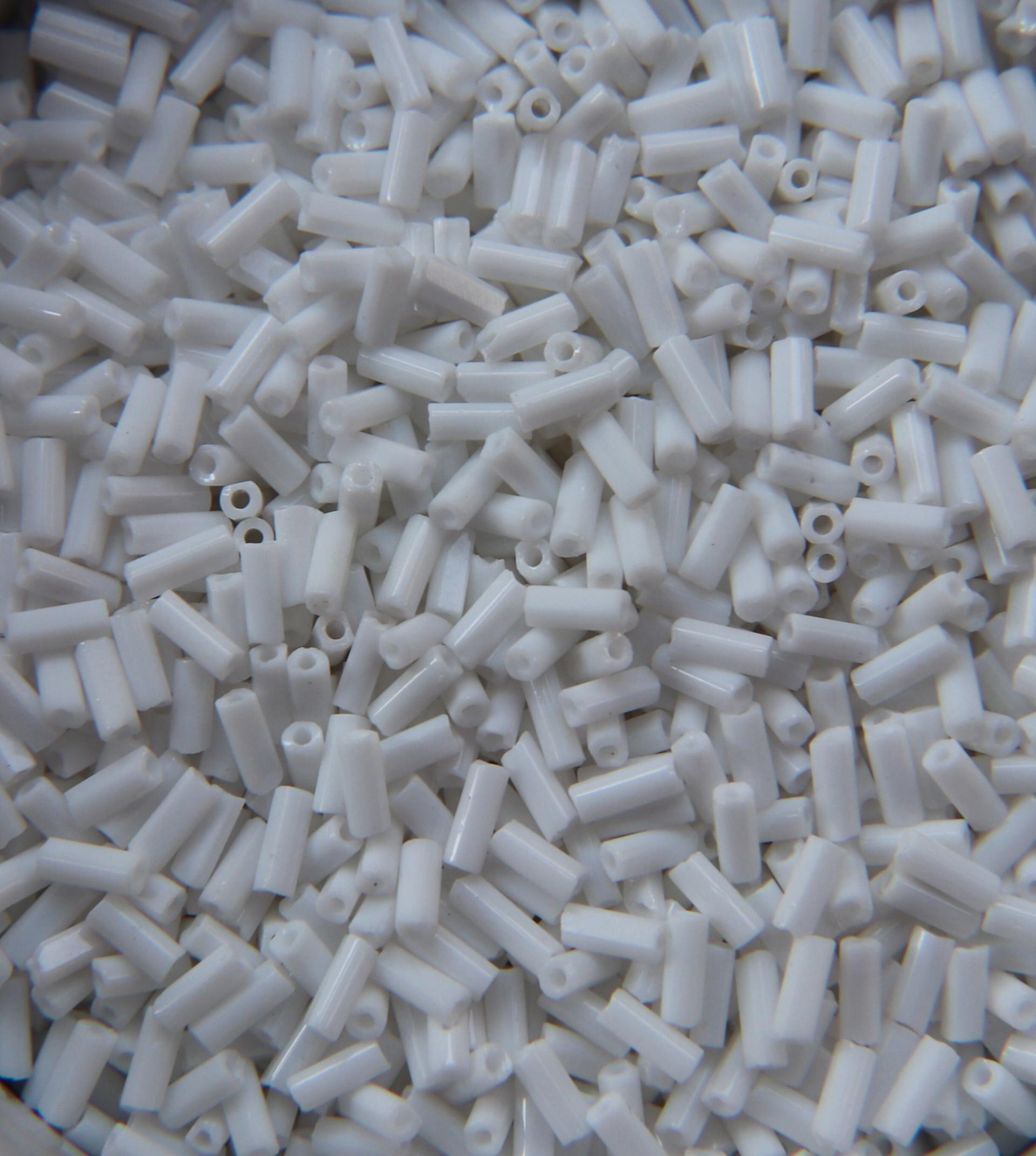True Cuts Size 2 (2x4mm) Bugle Beads 5/10/20/50/250/500 Grams Chalk White Preciosa Ornella loose tube beads, embroidery materials