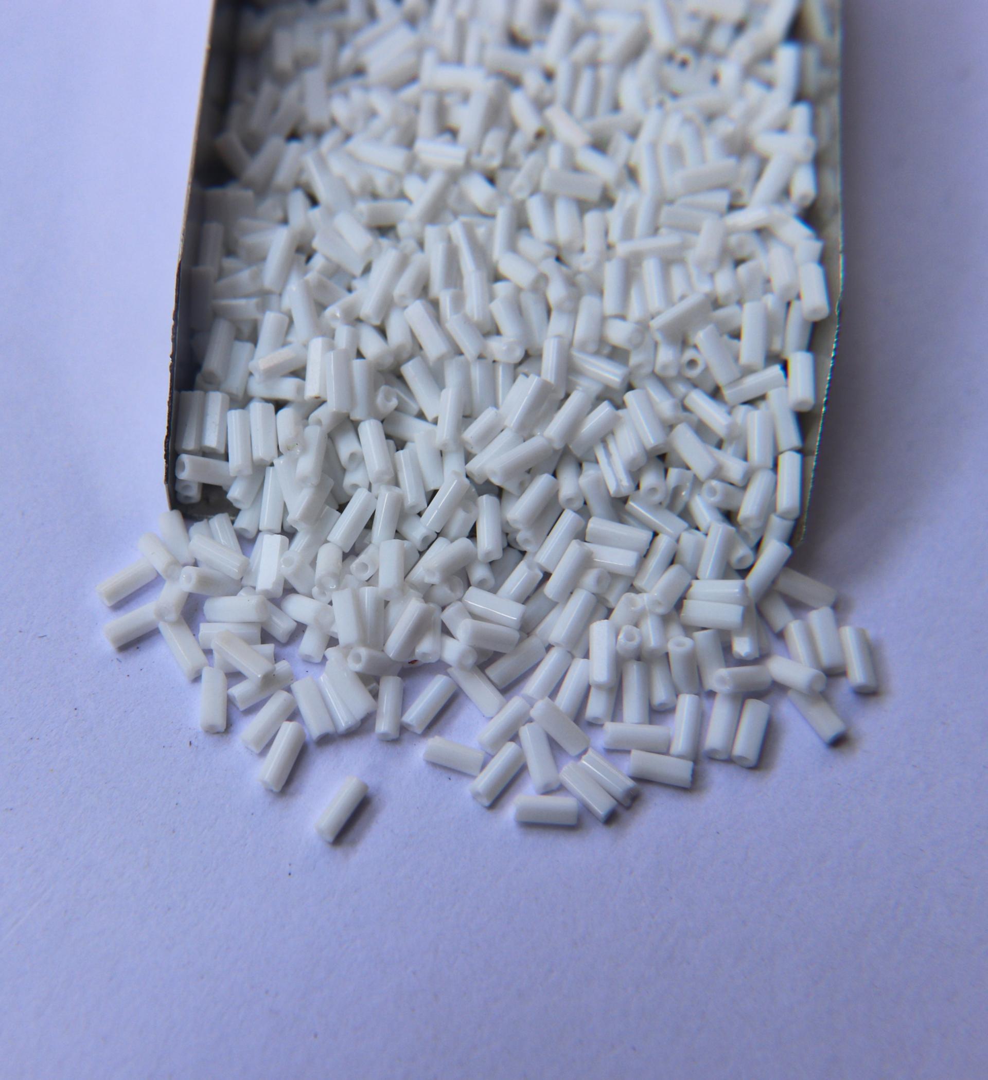 True Cuts Size 2 (2x4mm) Bugle Beads 5/10/20/50/250/500 Grams Chalk White Preciosa Ornella loose tube beads, embroidery materials