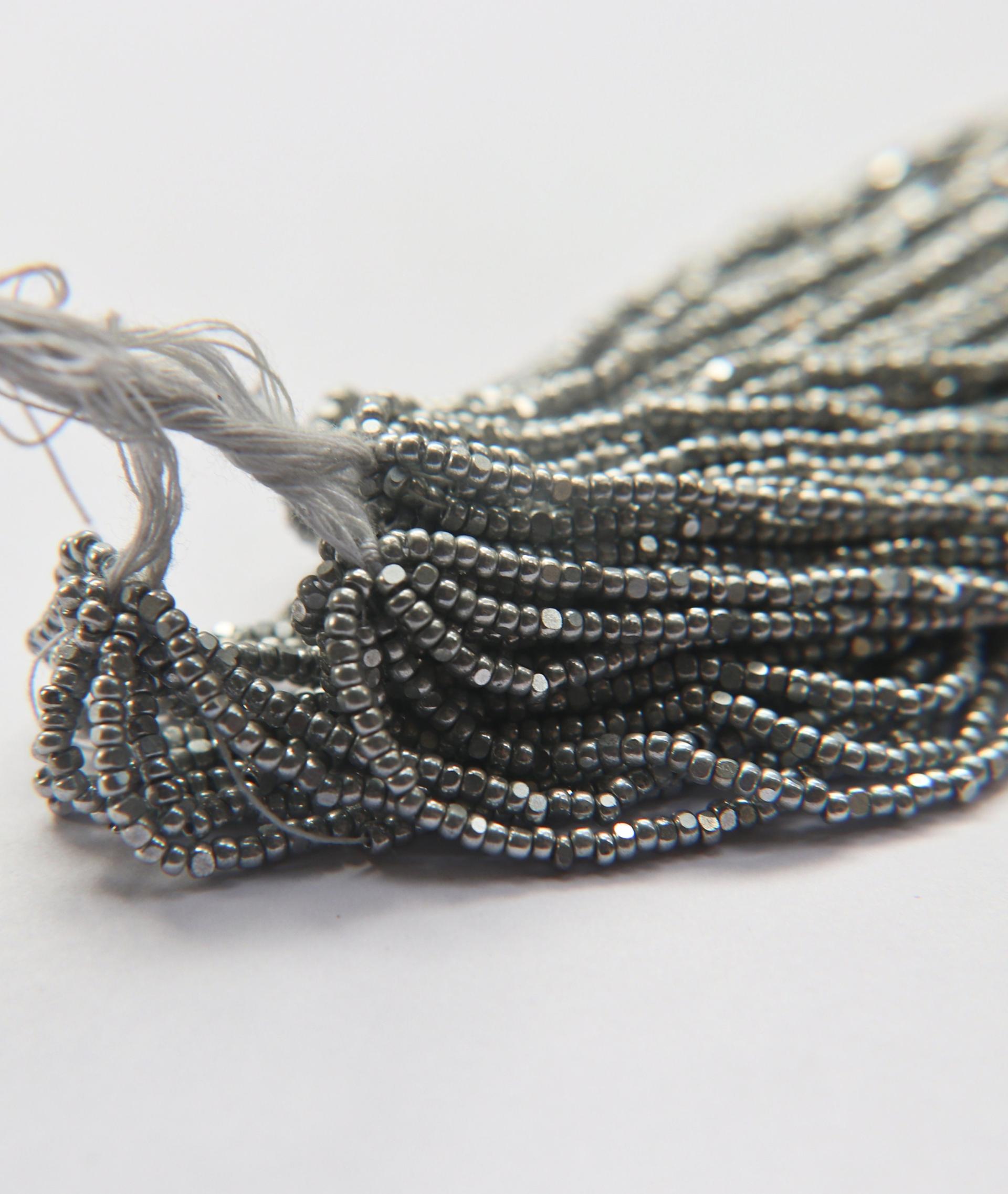 13/0 Hanks Charlotte Cut Beads Metallic Aluminium Silver 1/5/25/50/100 Hanks 1.6mm embroidery materials, bijoux findings, rare beads vintage