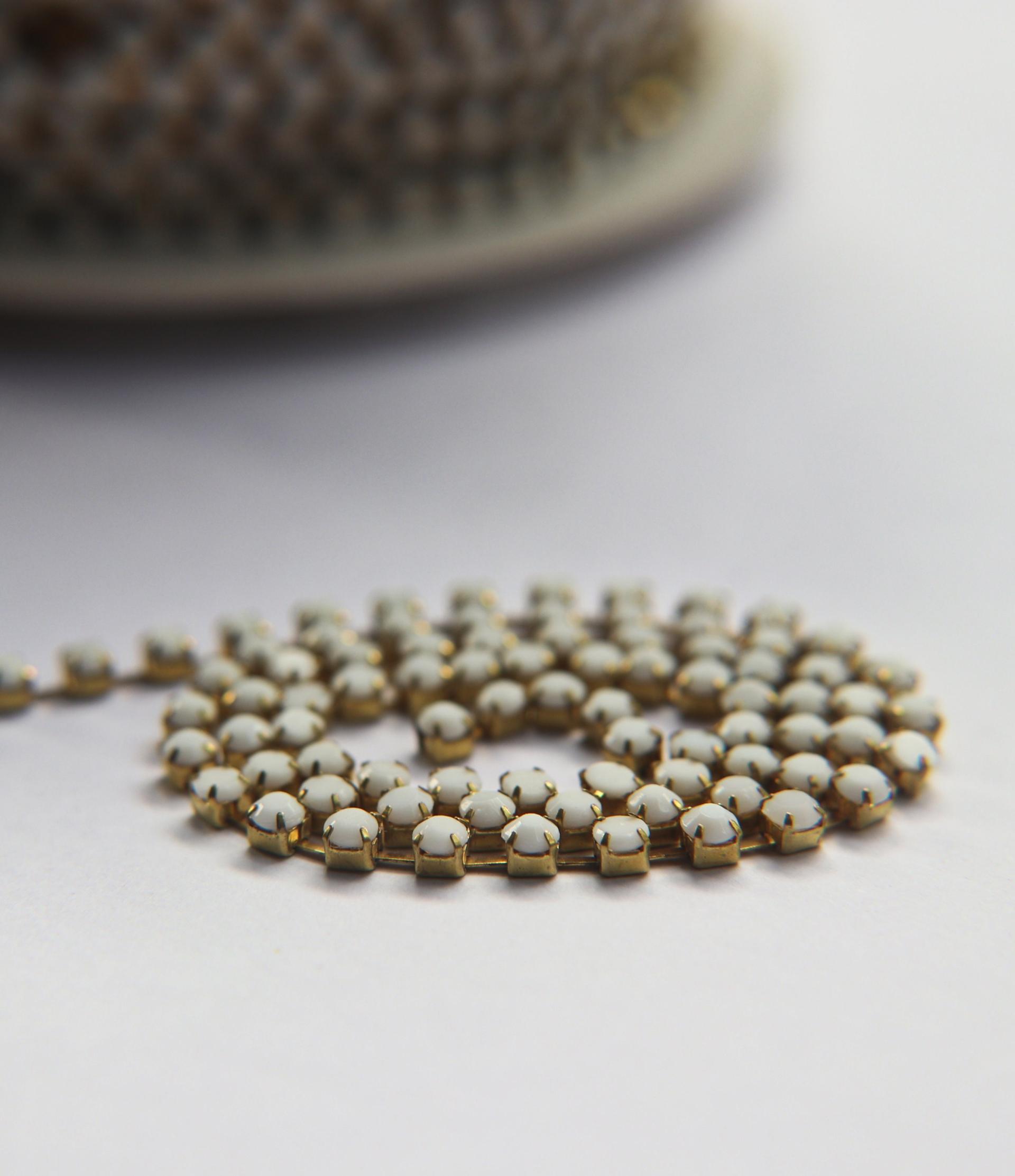 16 SS Rhinestone Chain Vintage Glass Pressed Chatons Chalk White Opaque (4mm) 1/2/5/15 Meters embroidery materials, craft vintage findings