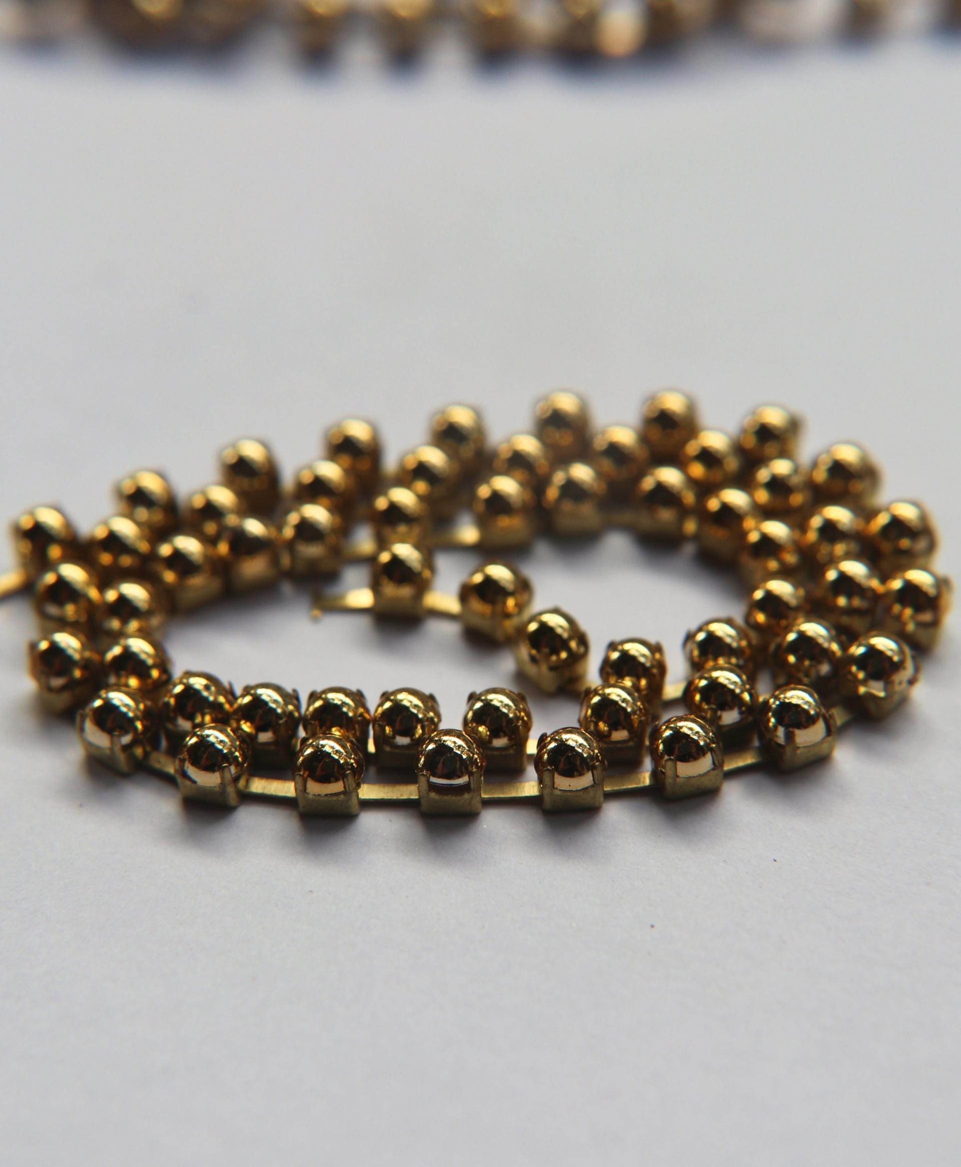 16 SS Aurum Gold Cabochon Chain Metallic Vintage Pressed (4mm) 1/2/5/15 Meters vintage findings, strass chains, craft supplies