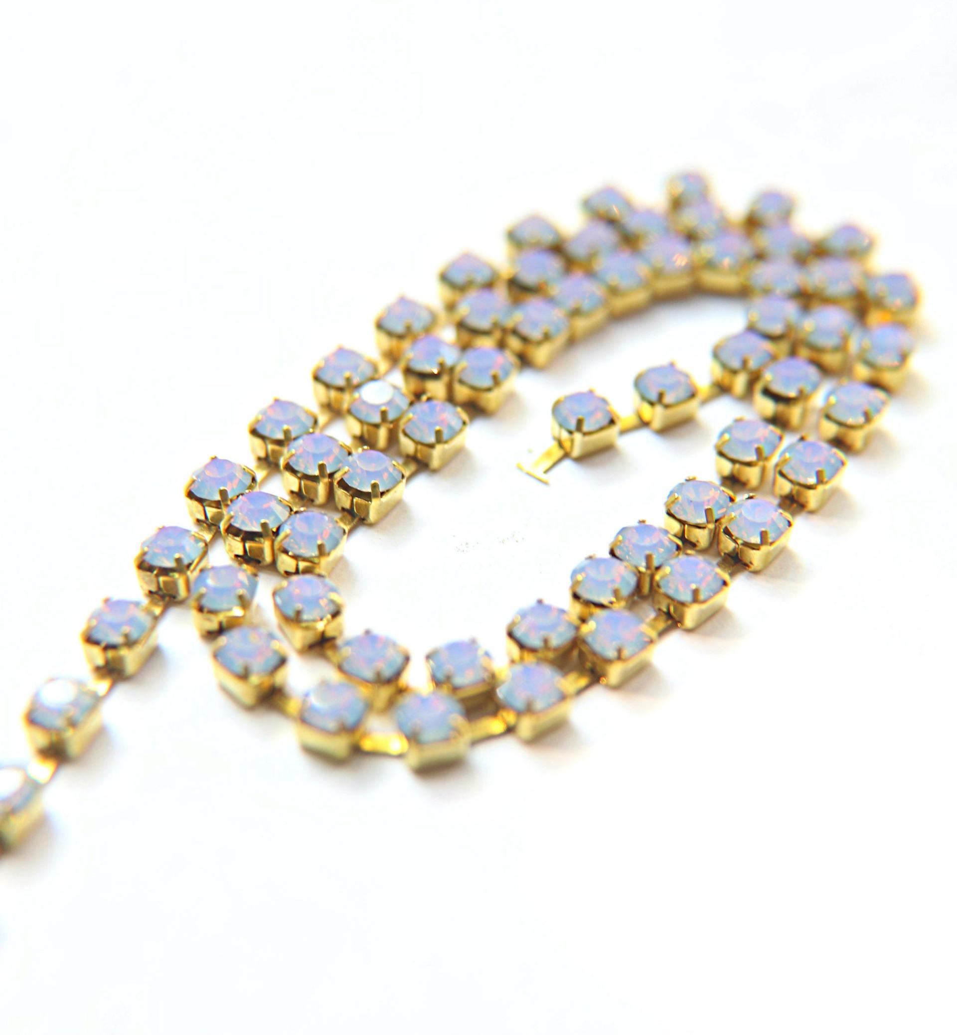 18ss Swarovski Rhinestone Chain in Sky Blue Opal (4.2mm) 0.5/1/2/5 Meters Bridal Supplies, Jewelry, vintage findings, embroidery materials