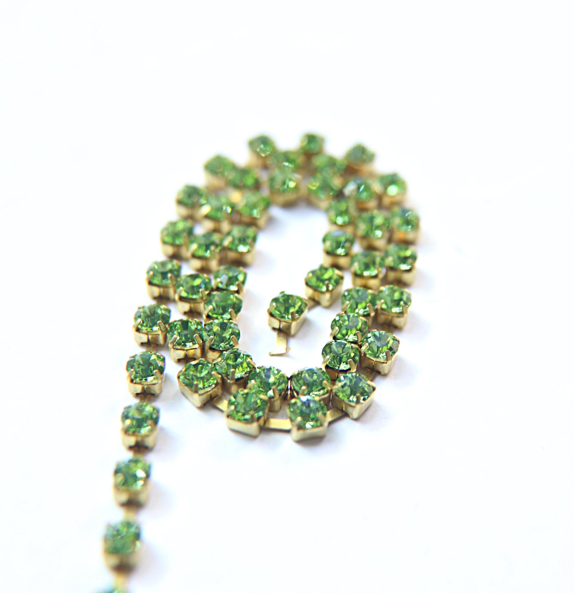 18ss Swarovski Rhinestone Chain in Peridot (4.2mm) 0.5/1/2/5 Meters Bridal Supplies vintage findings, strass chains, jewelry making