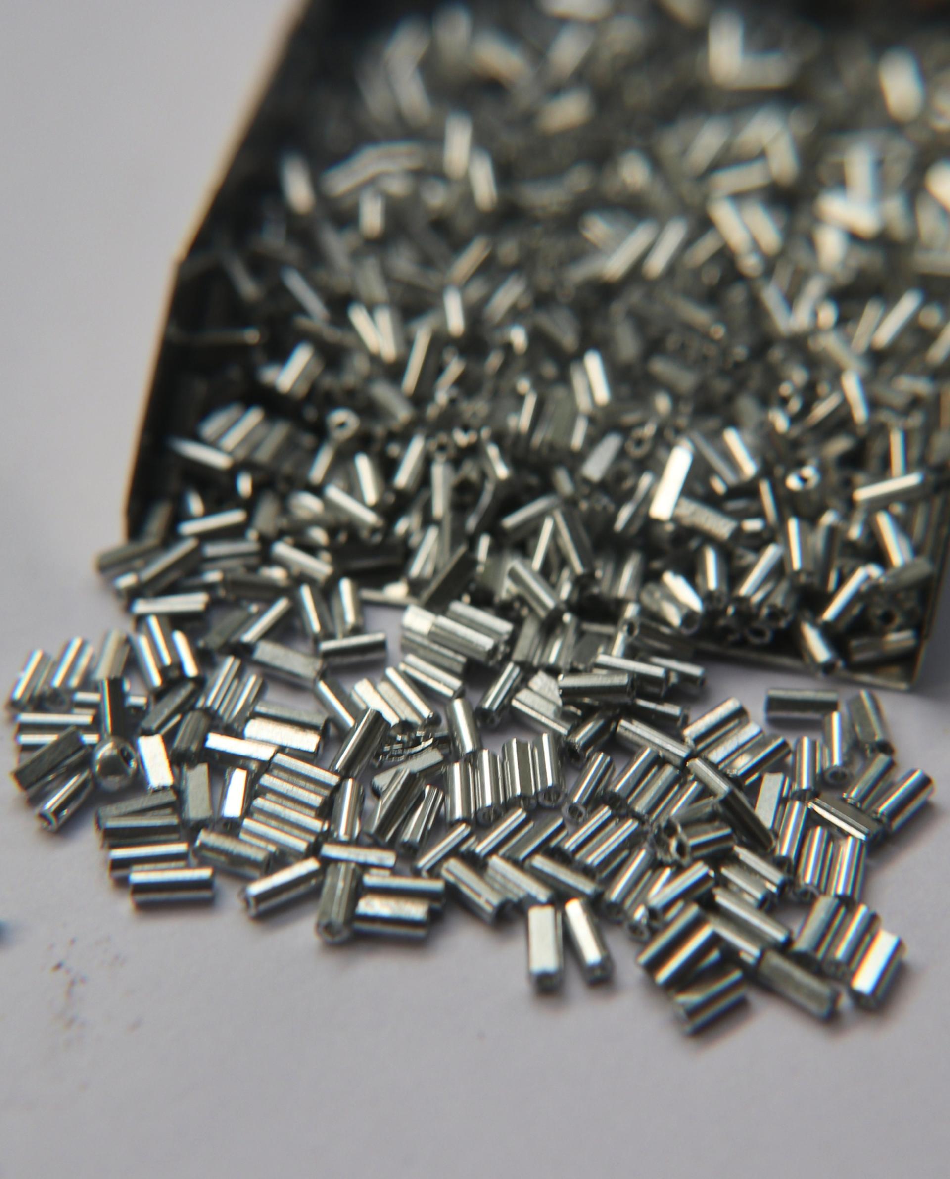 True Cuts Size 2 (2x4mm) Bugle Beads 5/10/20/50/250/500 Grams Metallic Aluminum Silver Preciosa Ornella loose tube beads embroidery material