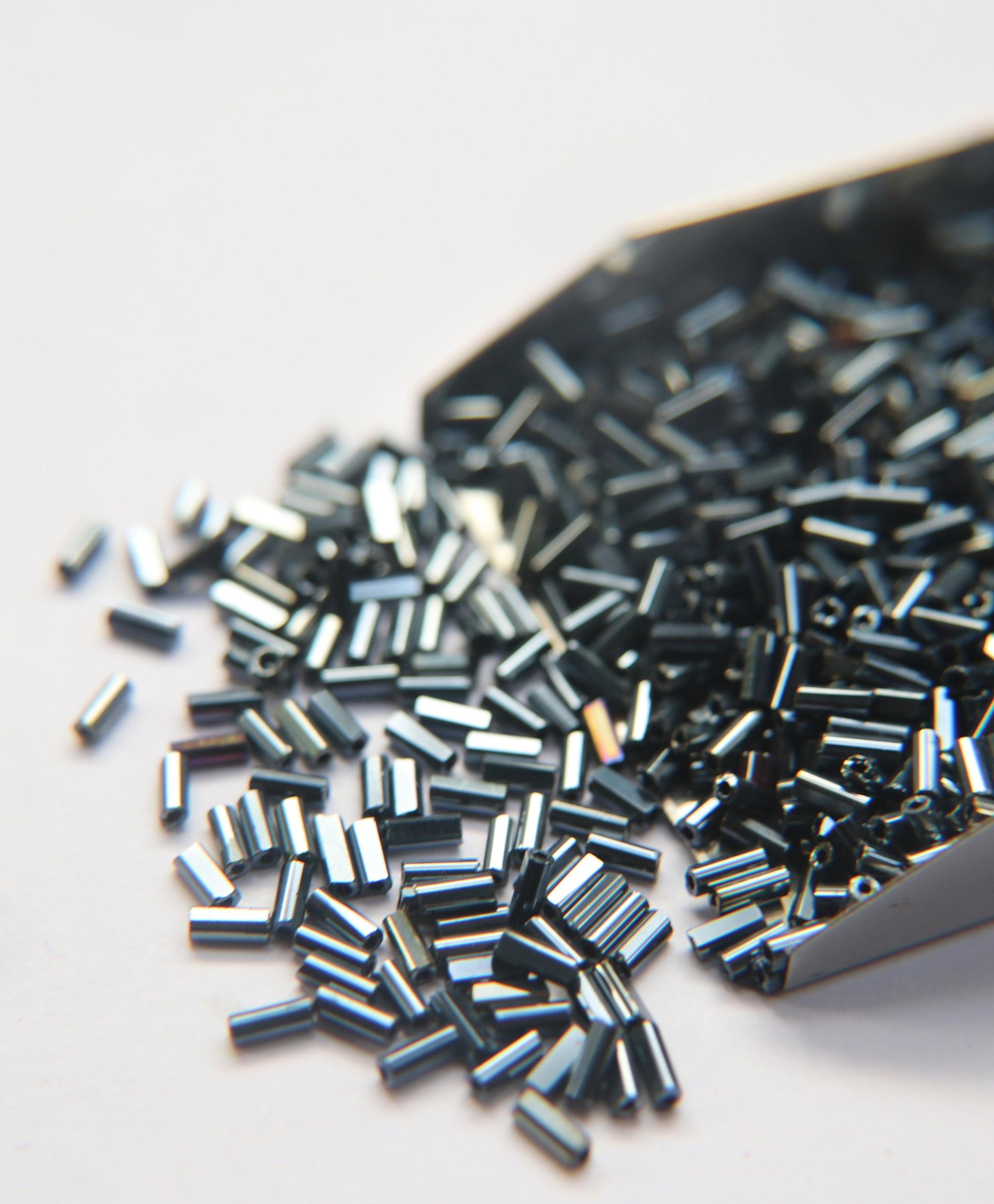 True Cuts Size 2 (2x4mm) Bugle Beads 5/10/20/50/250/500 Grams Metallic Blue Preciosa Ornella loose tube beads, embroidery materials, craft