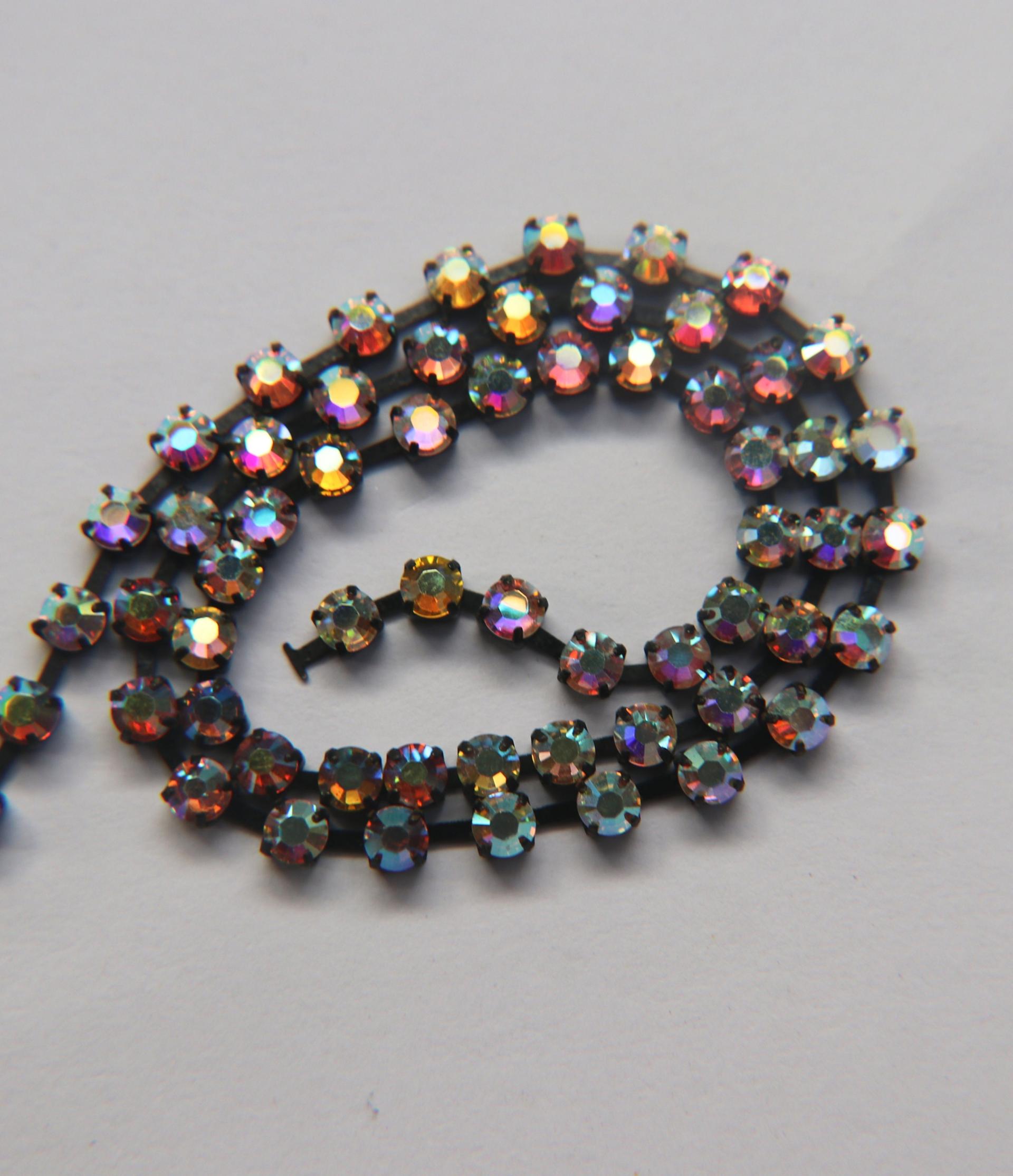 16ss Swarovski 2088 Chain in Flat Back Crystal Aurore Boreale (4mm) 0.5/1/2/5/15 Meters Brass/Vintage Black Settings Brooch Bouquet Supply