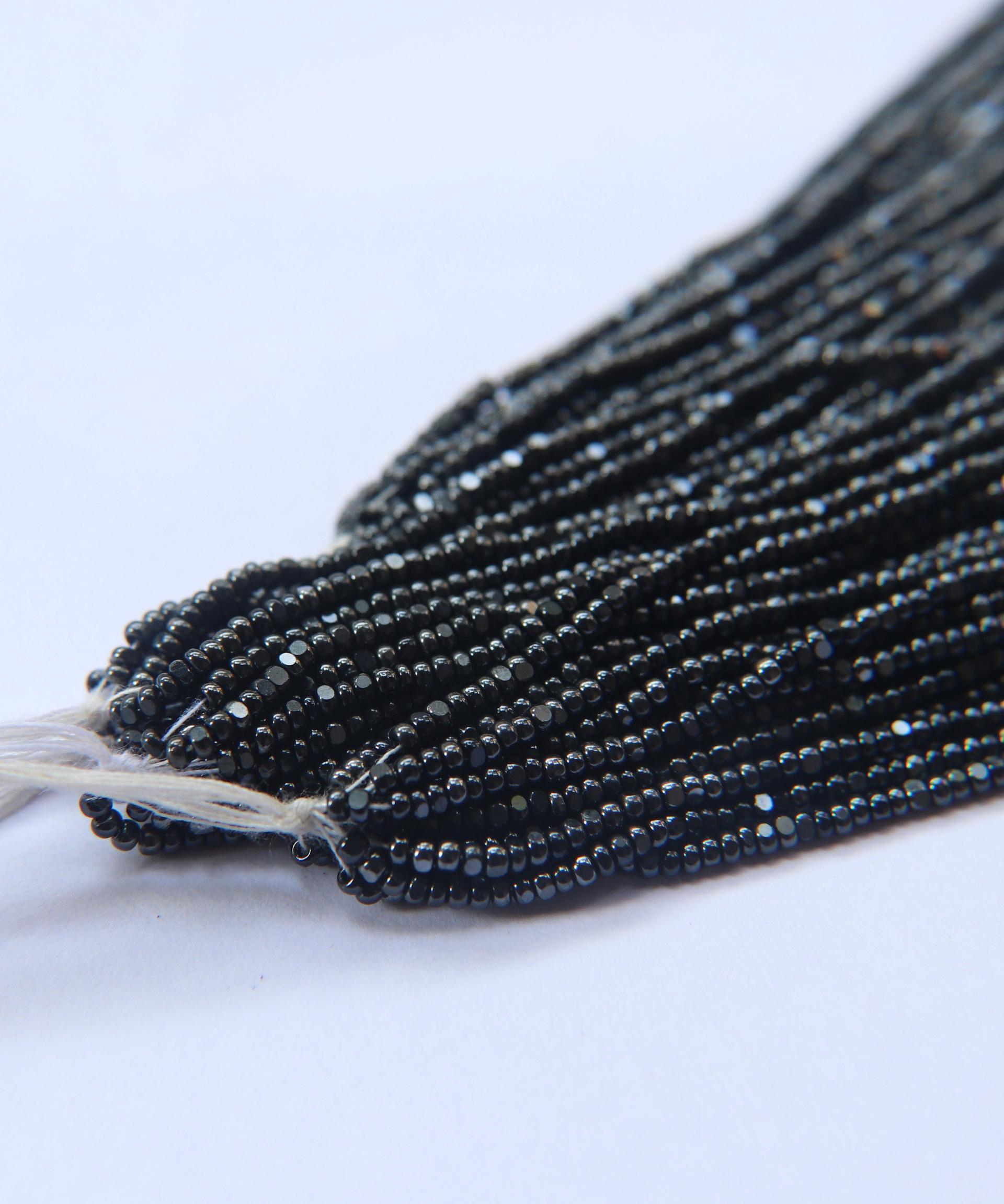 11/0 Hanks Charlotte Cut Beads Jet Hematite Metallic 1/5/25/50/100 Hanks 2.0mm glass beads, jewelry supply, findings, craft supply, vintage
