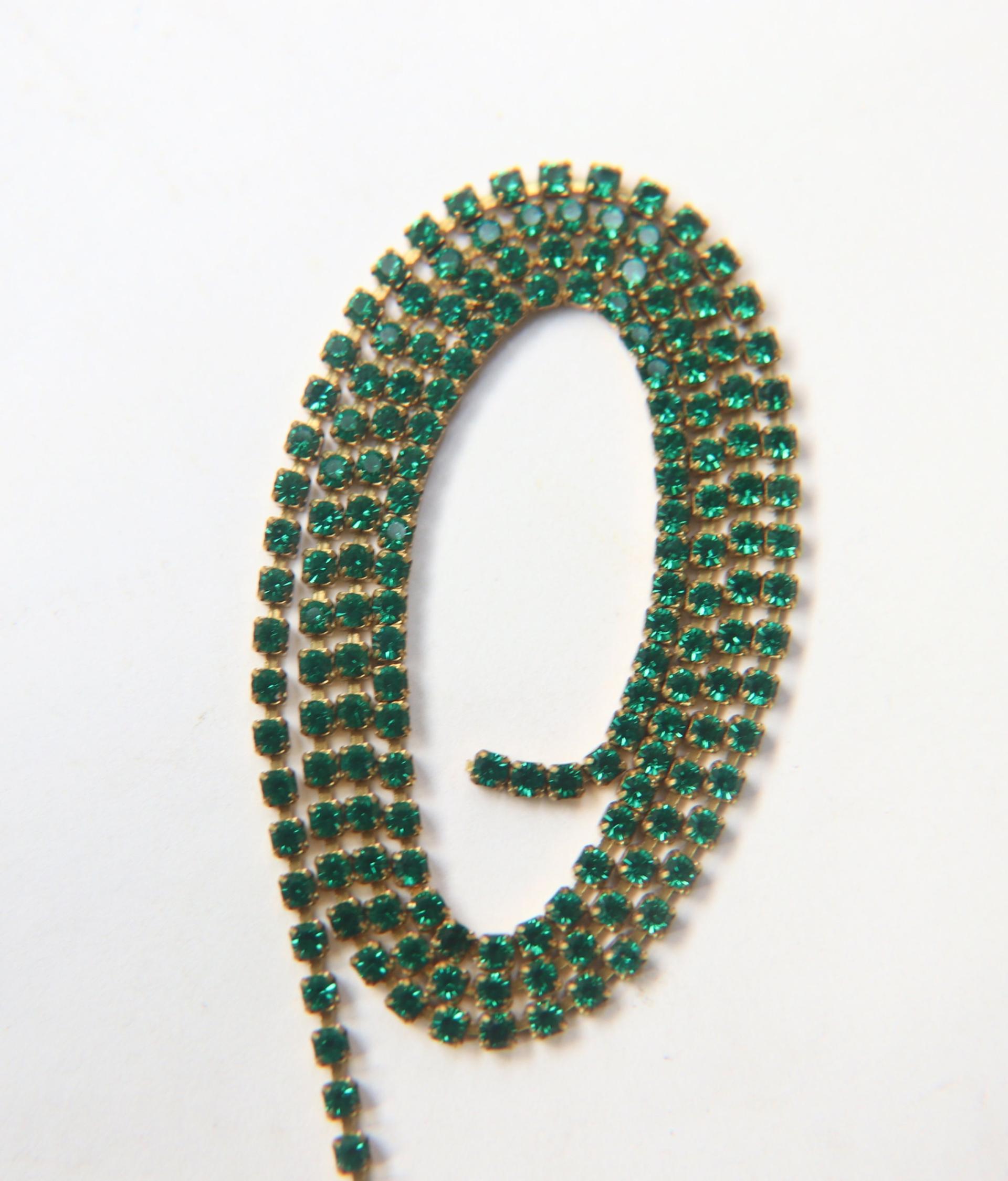 14pp Swarovski Vintage Chain in Emerald (2mm) 0.5/1/2/5/15 Meters Brass Settings