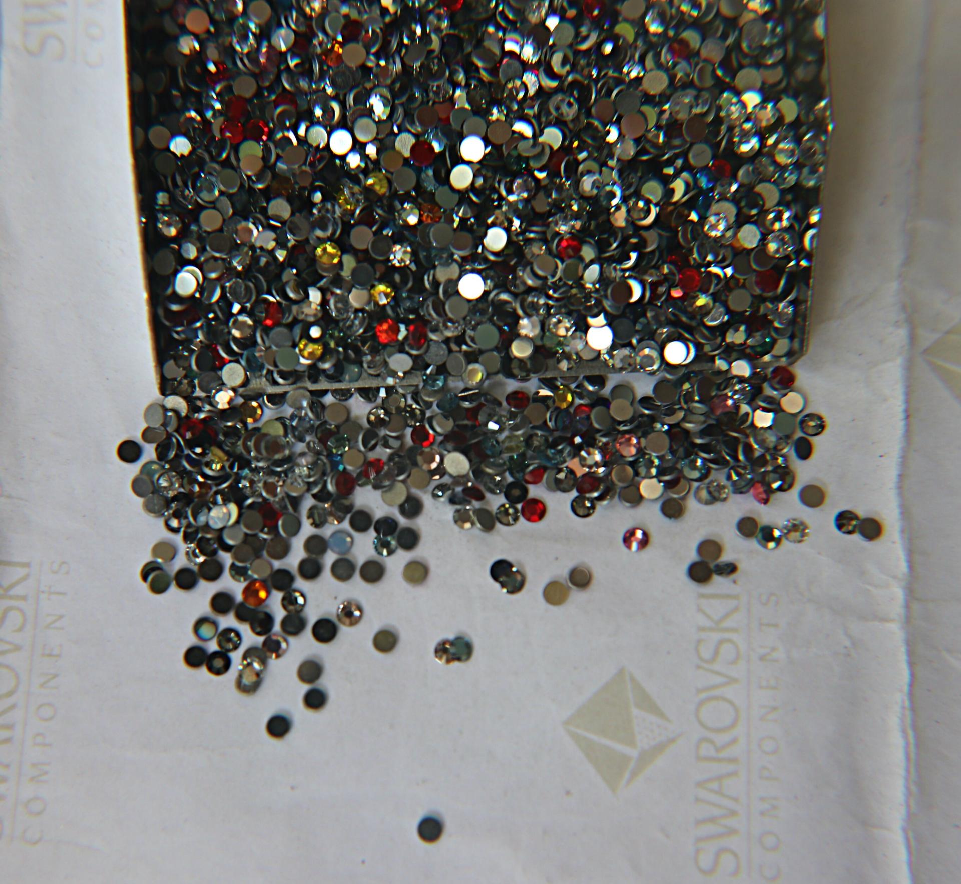 5/6SS Swarovski Flatbacks in Mix Colors Chaton Roses 2088 Made in Austria 72/144/720/1440 Pieces Nail art decoration, craft supplies