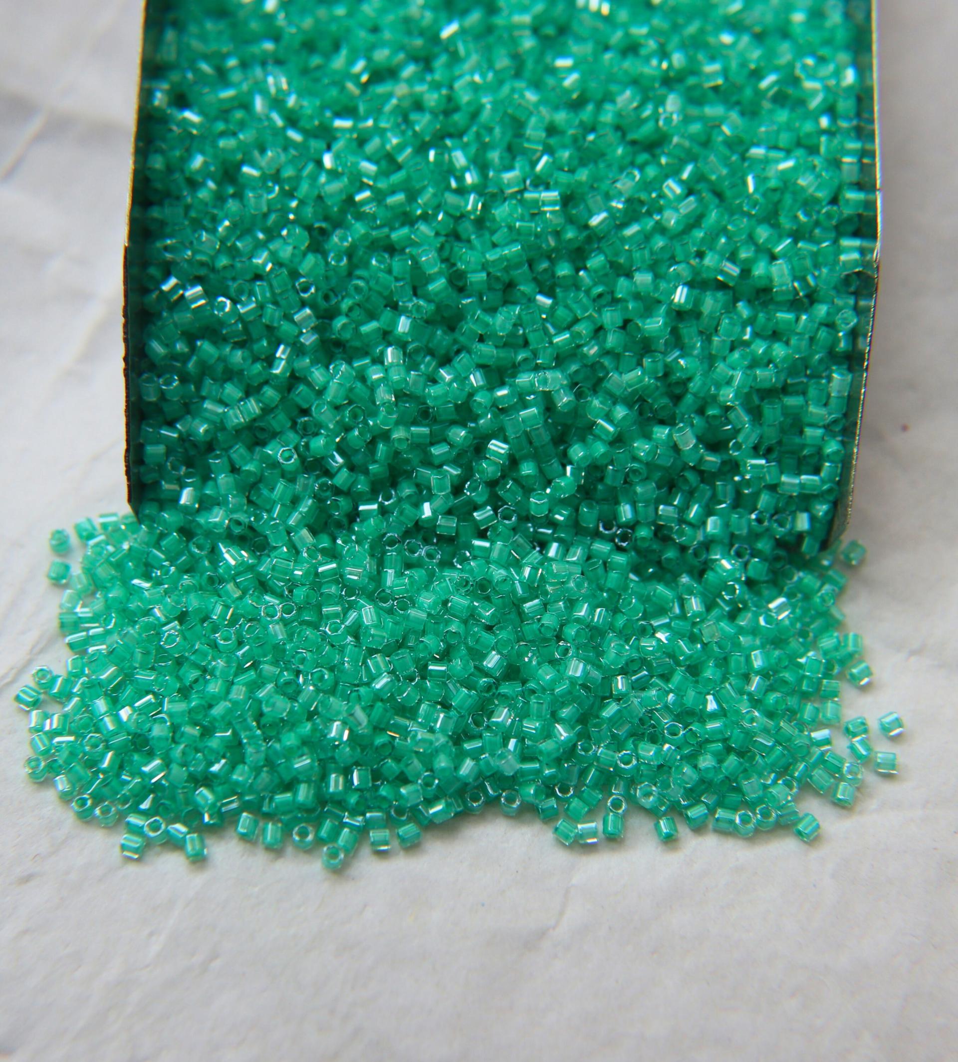15/0 MIYUKI Hex Dark Mint Green Lined CRYSTAL Japanese Beads 10/20/50/100 Grams embroidery materials Jewelry making beads, vintage beads
