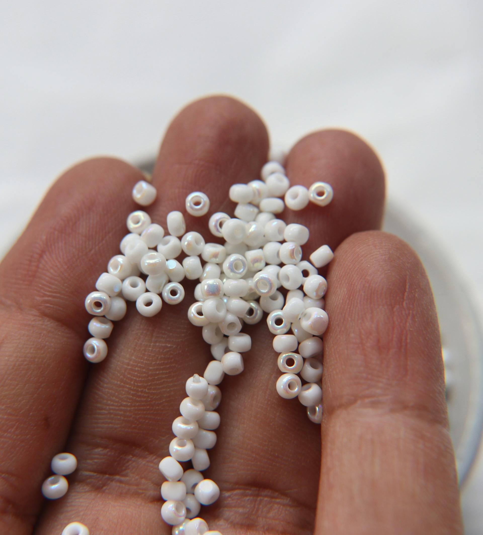 8/0 Charlotte Cut Beads Patina Chalkwhite Opaque Aurore Boreale 10/20/50/250/500 Grams PREMIUM SEED Beads, jewelry supply, vintage findings