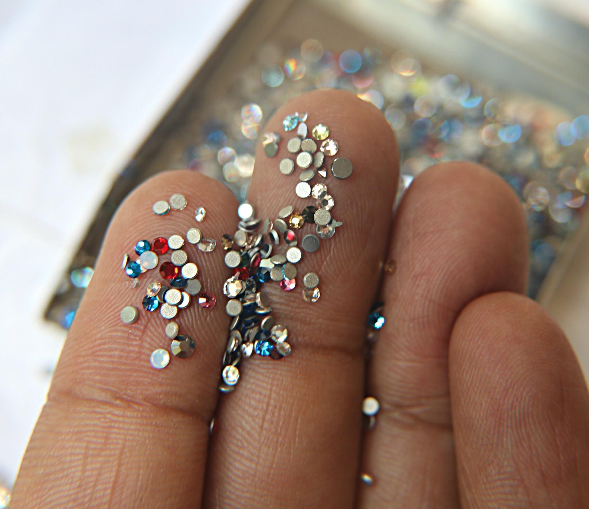 5/6SS Swarovski Flatbacks in Mix Colors Chaton Roses 2088 Made in Austria 72/144/720/1440 Pieces Nail art decoration, craft supplies