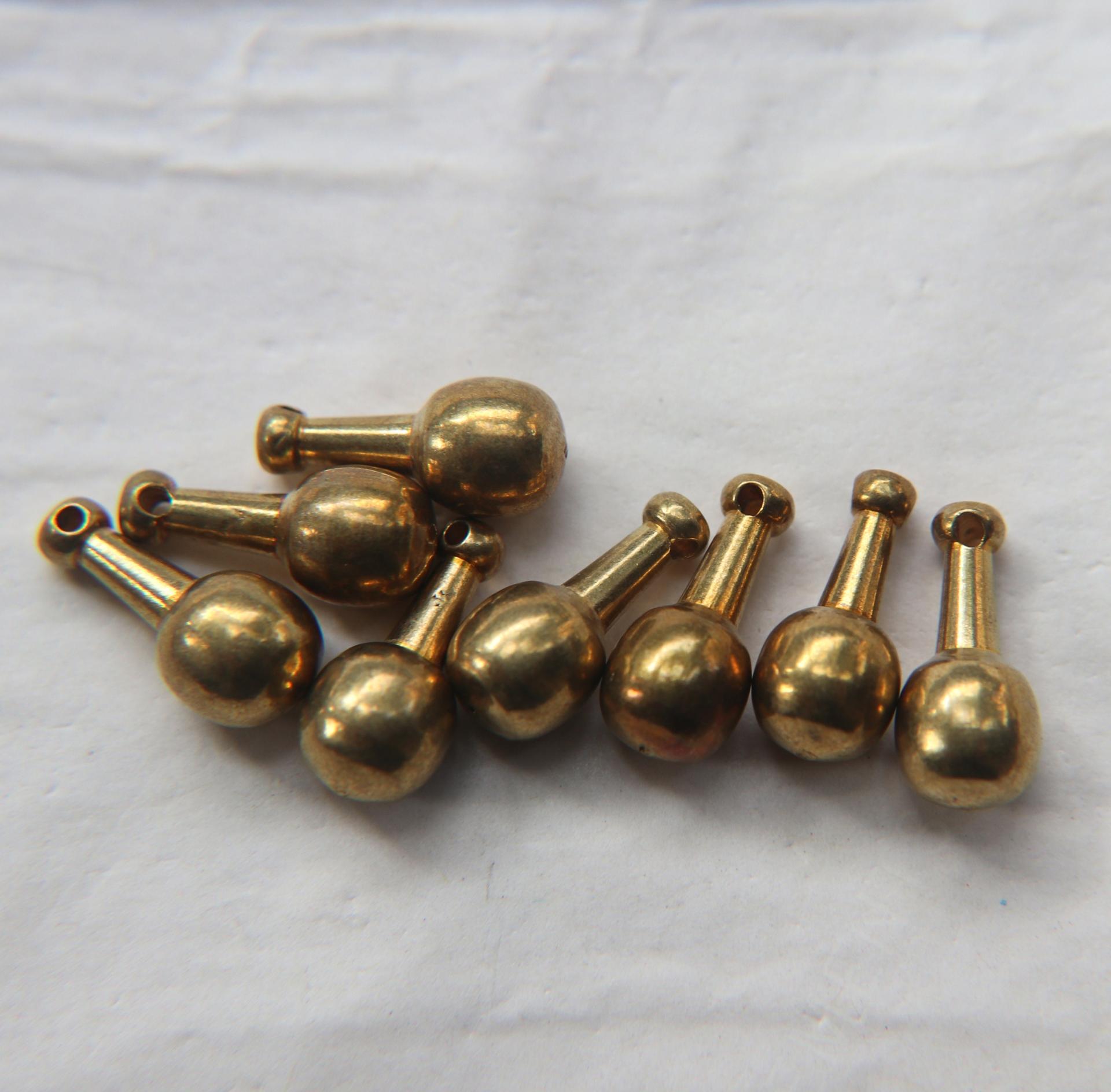 Solid Metal Drops, Pendulum Charms, in brass 19x9mm, 2mm Loop, 4/30 pieces vintage findings, jewlery making, art deco, premium supplies