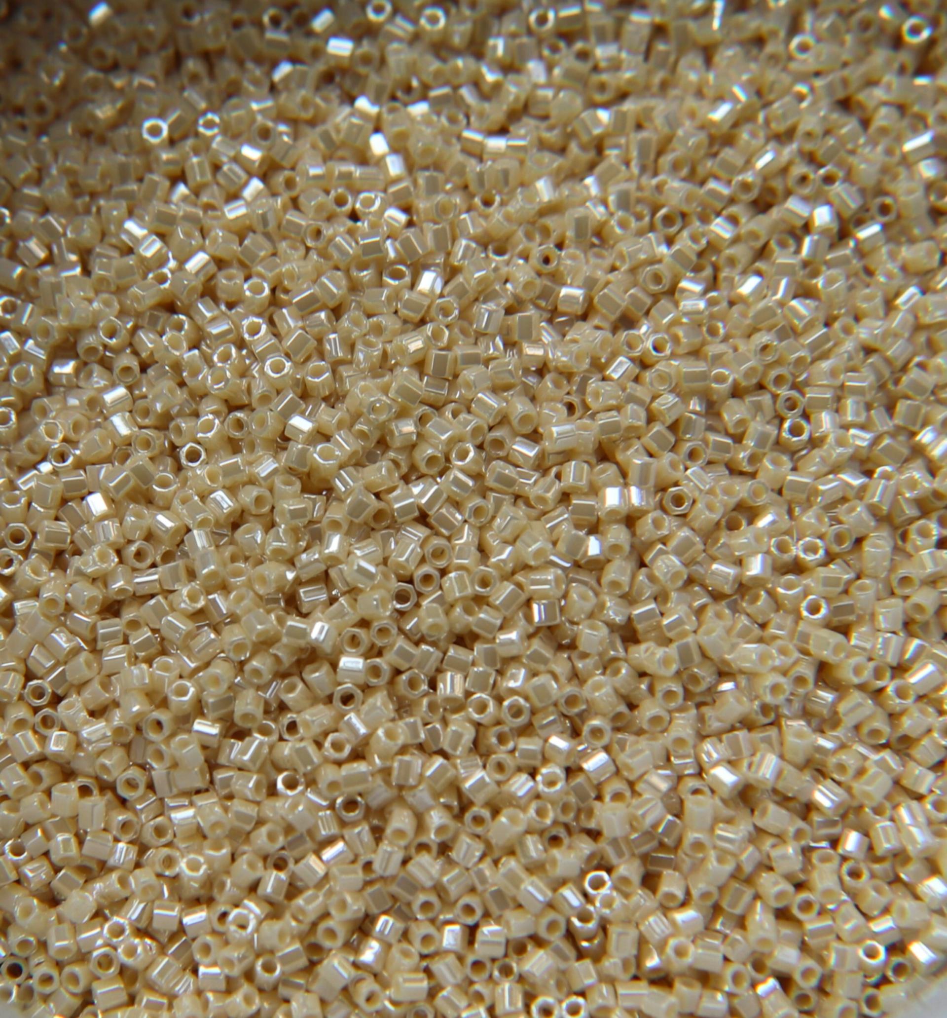 15/0 MIYUKI Hex Opaque Cream Luster Japanese Beads 10/20/50/100 Grams embroidery materials Jewelry making beads, vintage beads, premium