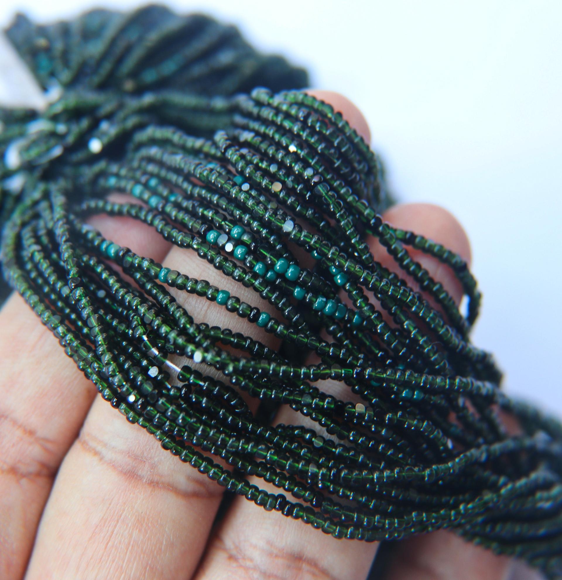 11/0 Hanks Charlotte Cut Beads Mix Transparent Dark Olivine & Opaque Emerald 1/5/25/50/100 Hanks 2.0mm glass beads, jewelry supply, findings
