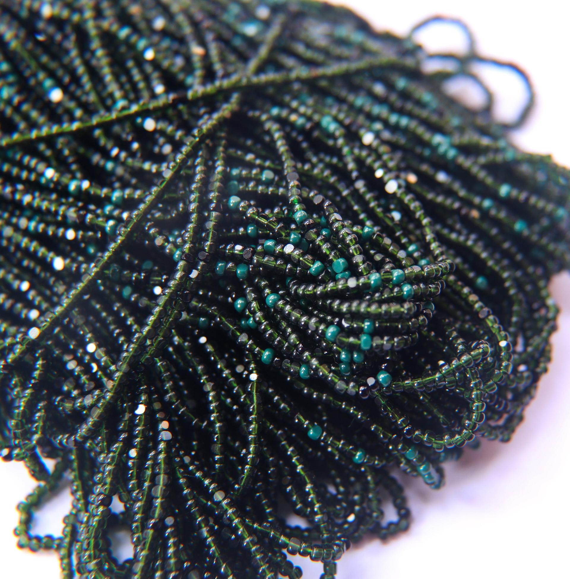 11/0 Hanks Charlotte Cut Beads Mix Transparent Dark Olivine & Opaque Emerald 1/5/25/50/100 Hanks 2.0mm glass beads, jewelry supply, findings
