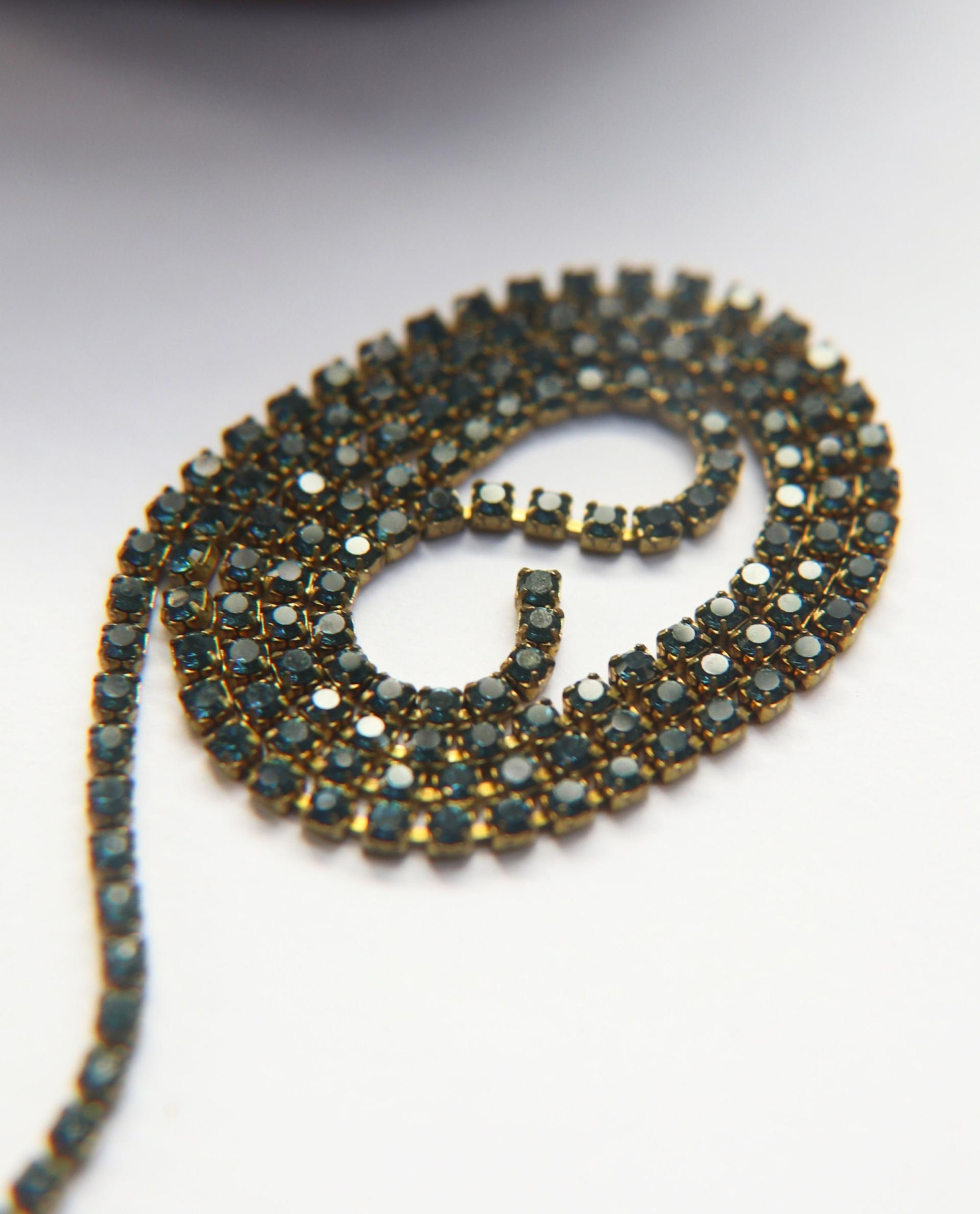 14pp Swarovski Vintage Chain in Montana (2mm) 0.5/1/2/5 Meters Brass Settings Bridal Supplies, Jewelry, vintage findings, premium supply