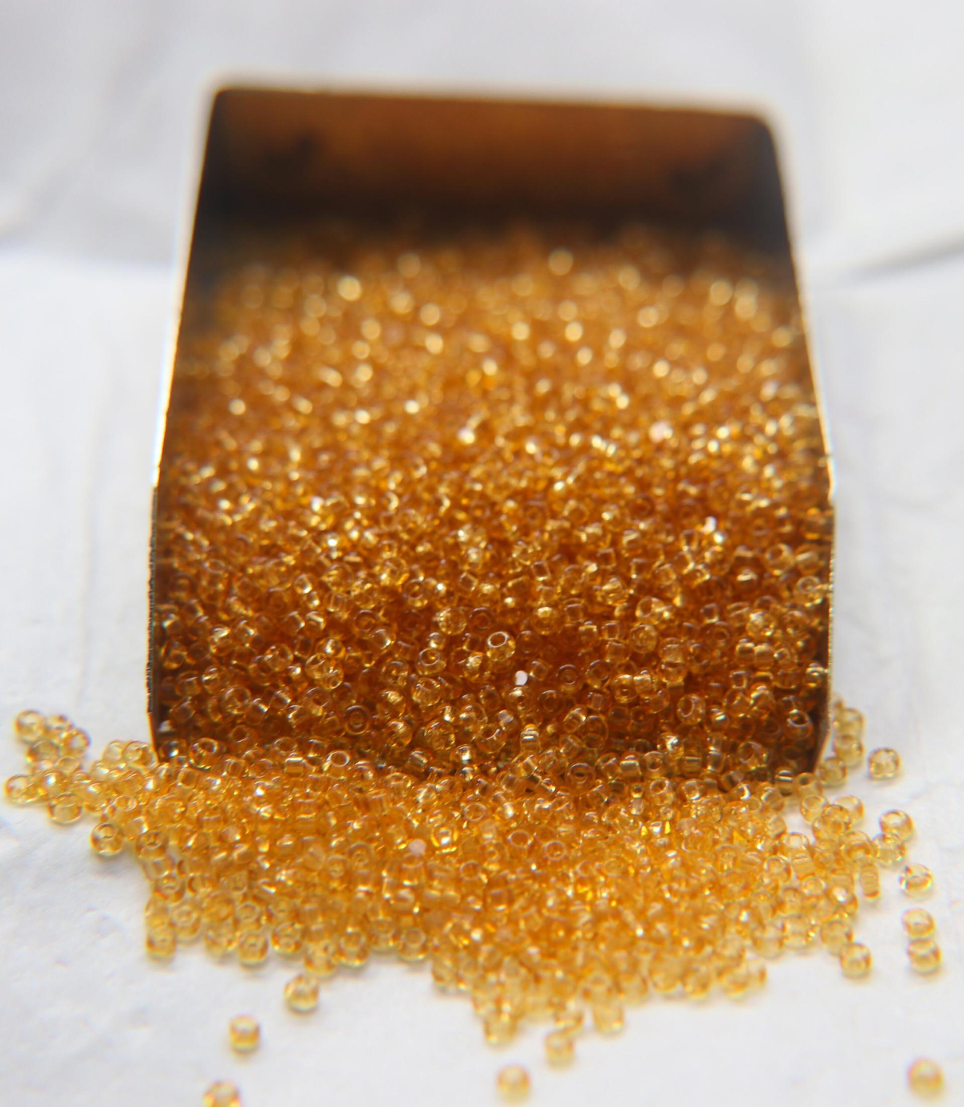 11/0 Hanks Charlotte Cut Beads 10020 Transparent Light Topaz 10/20/50/250/500 Grams PREMIUM SEED Beads, jewelry supply, findings