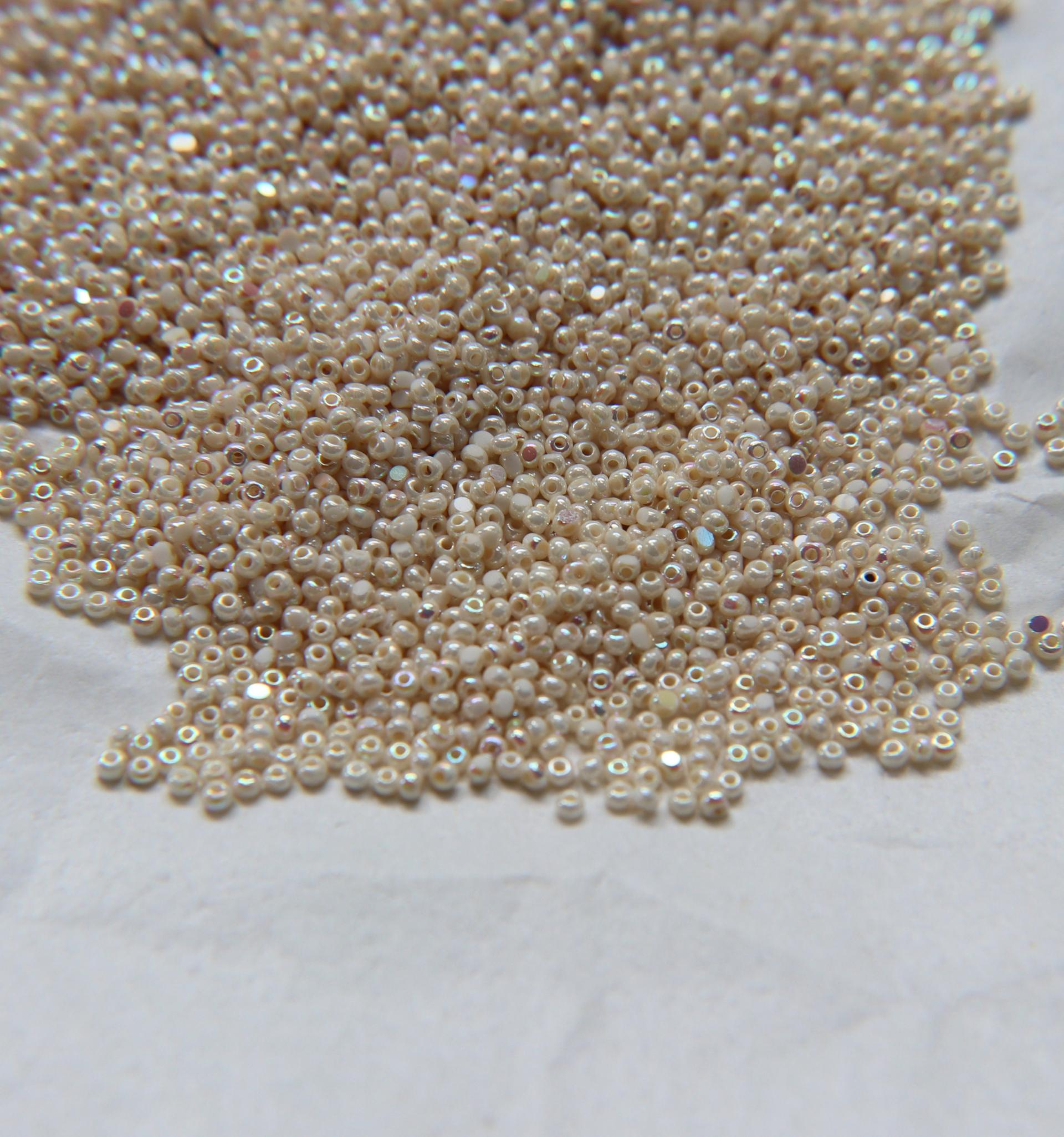 11/0 Charlotte Cut Beads Patina Ivory Aurore Boreale 10/20/50/250/500 Grams PREMIUM MATERIALS
