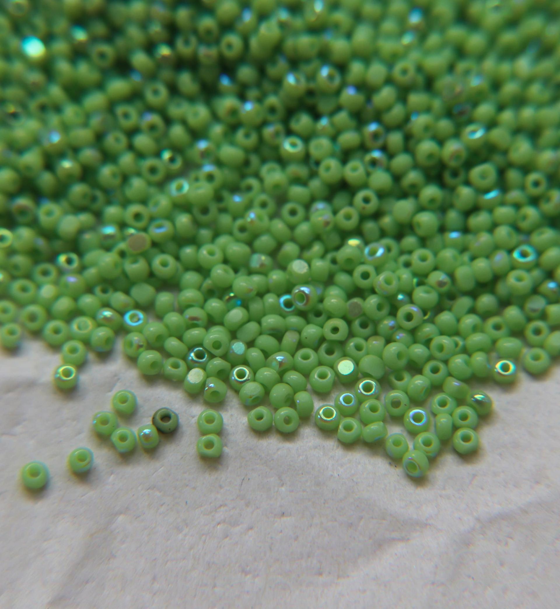 13/0 Charlotte Cut Beads Patina Opaque Peridot Aurore Boreale 5/10/20/50/250/500 Grams PREMIUM MATERIALS