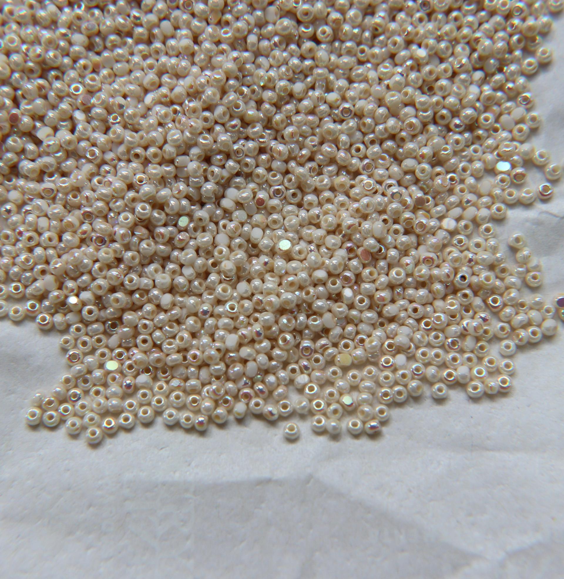 11/0 Charlotte Cut Beads Patina Ivory Aurore Boreale 10/20/50/250/500 Grams PREMIUM MATERIALS