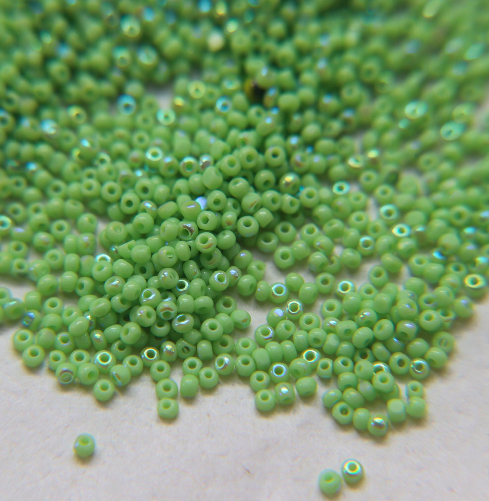13/0 Charlotte Cut Beads Patina Opaque Peridot Aurore Boreale 5/10/20/50/250/500 Grams PREMIUM MATERIALS