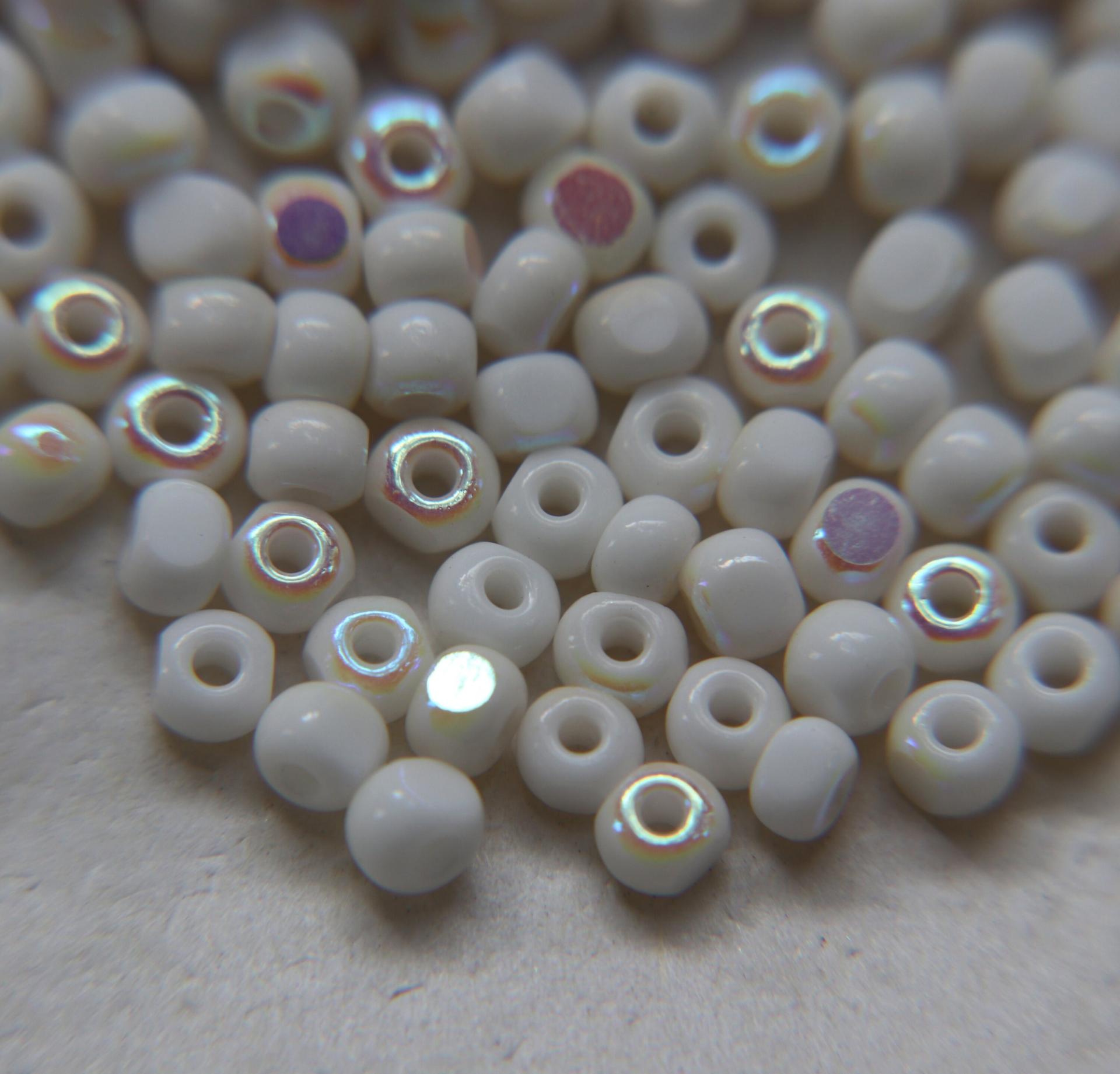 6/0 Charlotte Cut Beads Patina Chalk White Aurore Boreale 10/20/50/250/500 Grams glass beads, jewelry supply, vintage findings, craft