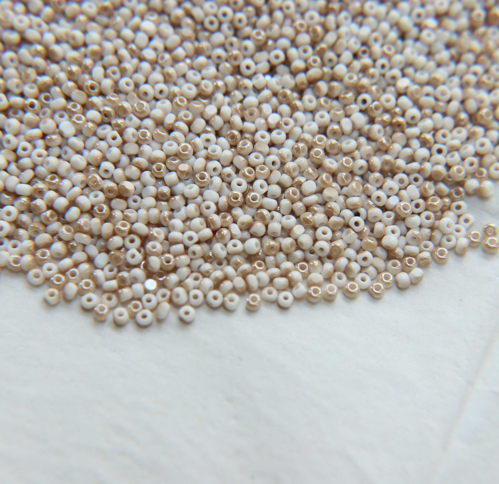 11/0 Charlotte Cut Beads Opaque Chalk White Golden Honey 10/20/50/250/500 Grams PREMIUM MATERIALS