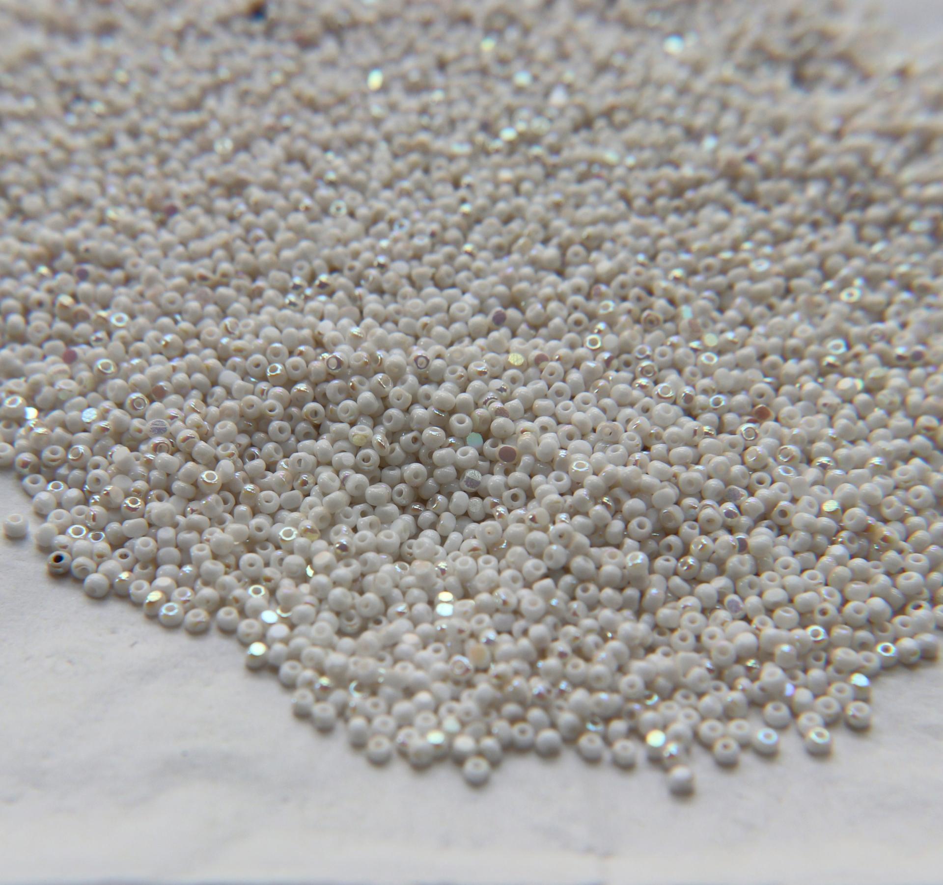 11/0 Charlotte Cut Beads Patina Chalk White Aurore Boreale 10/20/50/250/500 Grams PREMIUM MATERIALS