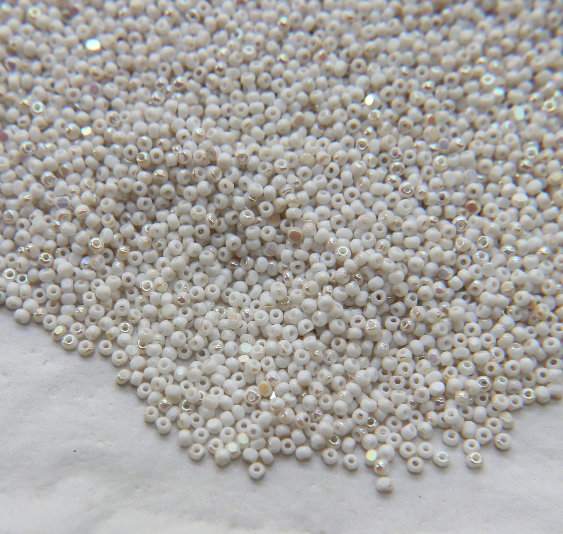 11/0 Charlotte Cut Beads Patina Chalk White Aurore Boreale 10/20/50/250/500 Grams PREMIUM MATERIALS