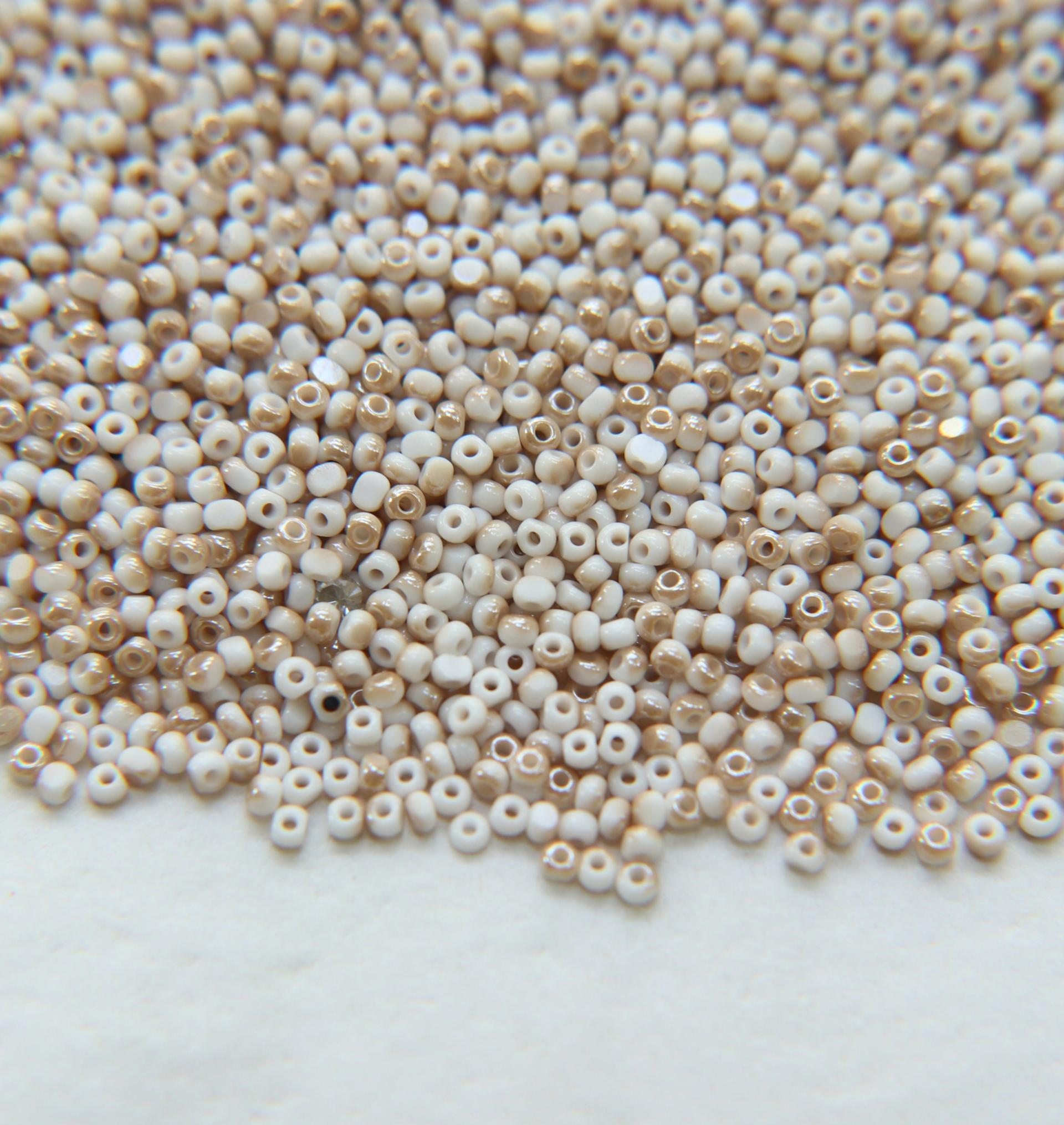 11/0 Charlotte Cut Beads Opaque Chalk White Golden Honey 10/20/50/250/500 Grams PREMIUM MATERIALS