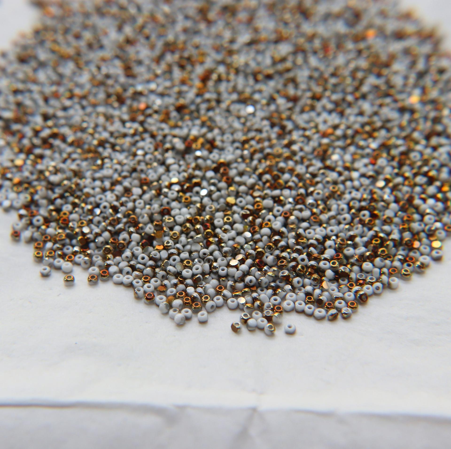 11/0 Charlotte true Cut Beads Patina Opaque Chalk White Bronze Gold 10/20/50/250/500 Grams vintage findings, embroidery materials, craft