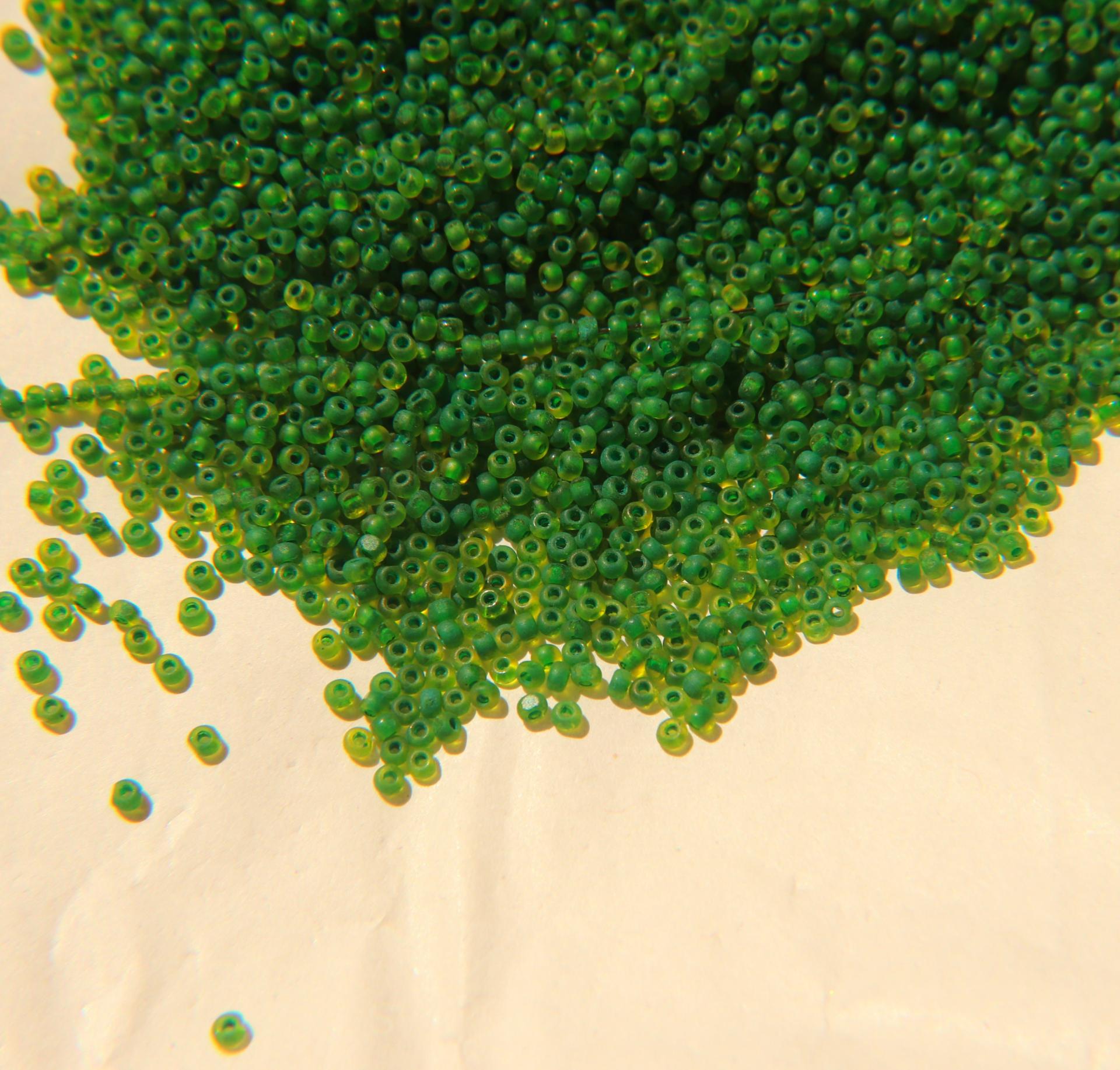 11/0 Charlotte Cut Beads Matt Yellow Green Lined 10/20/50/250/500 Grams PREMIUM SEED BEADS