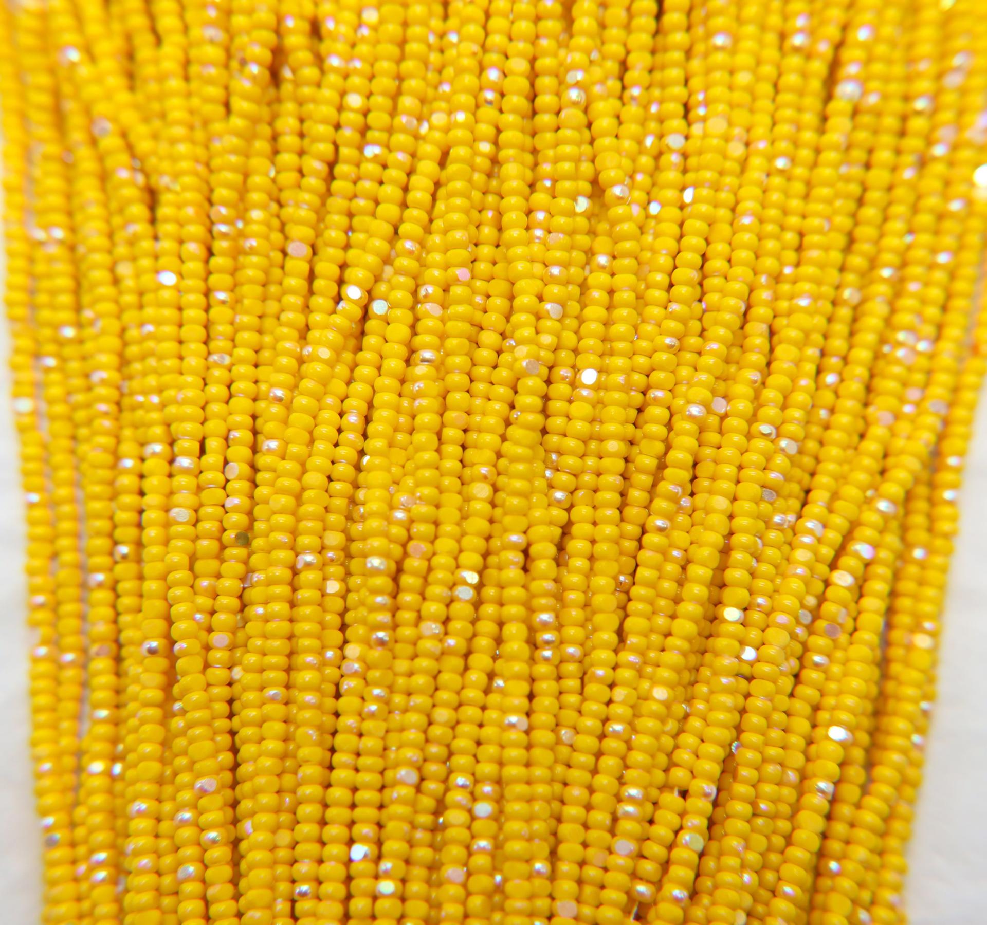 11/0 Hanks Charlotte true Cut Beads Patina Opaque Yellow Aurore Boreale 1/5/25/50/100 Hanks PREMIUM SEED Beads, NATIVE supplies