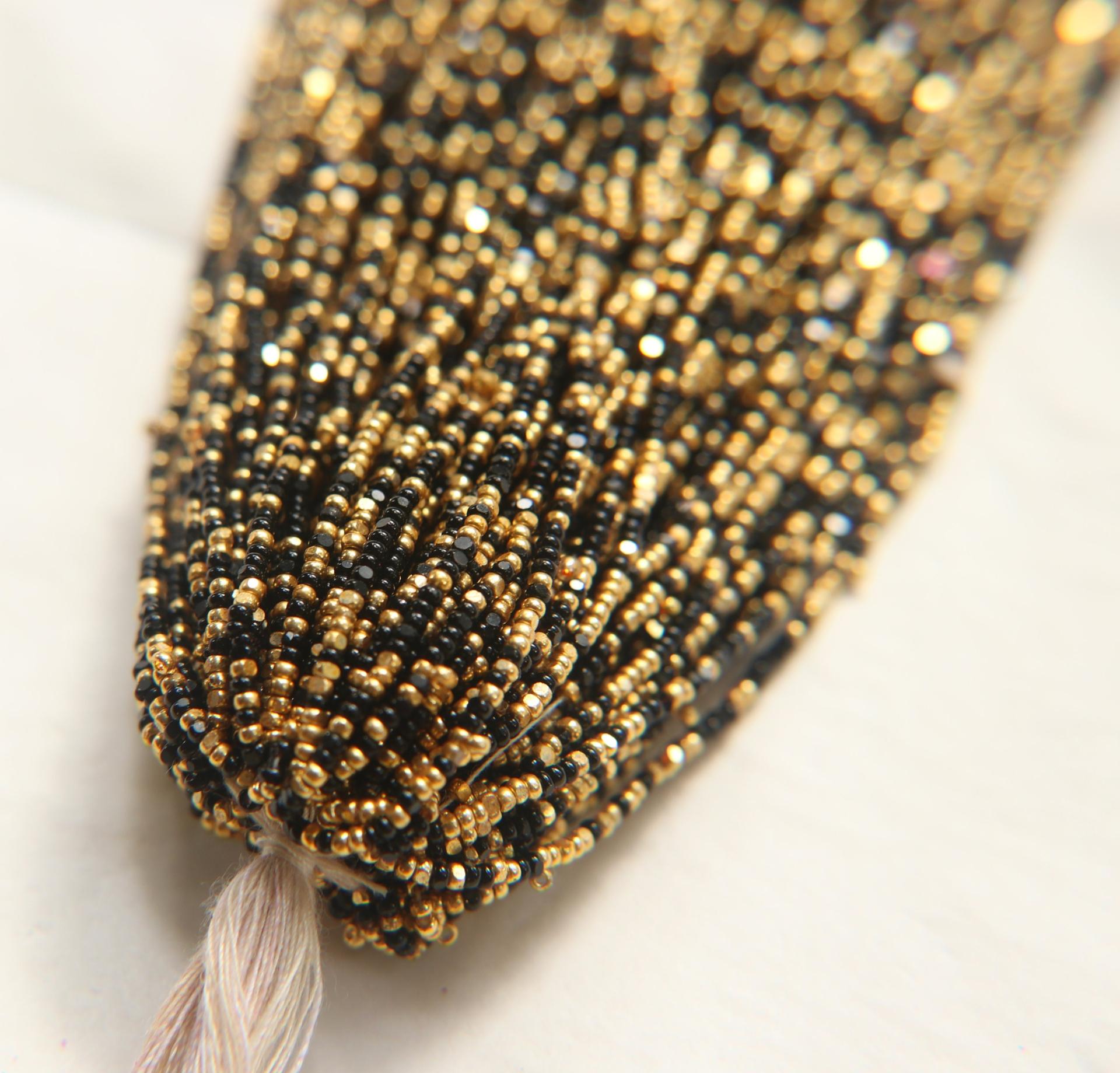 11/0 Hanks Charlotte true Cut Beads Jet Black Gold Patina 1/5/25/50/100 Hanks PREMIUM SEED Beads, vintage supplies