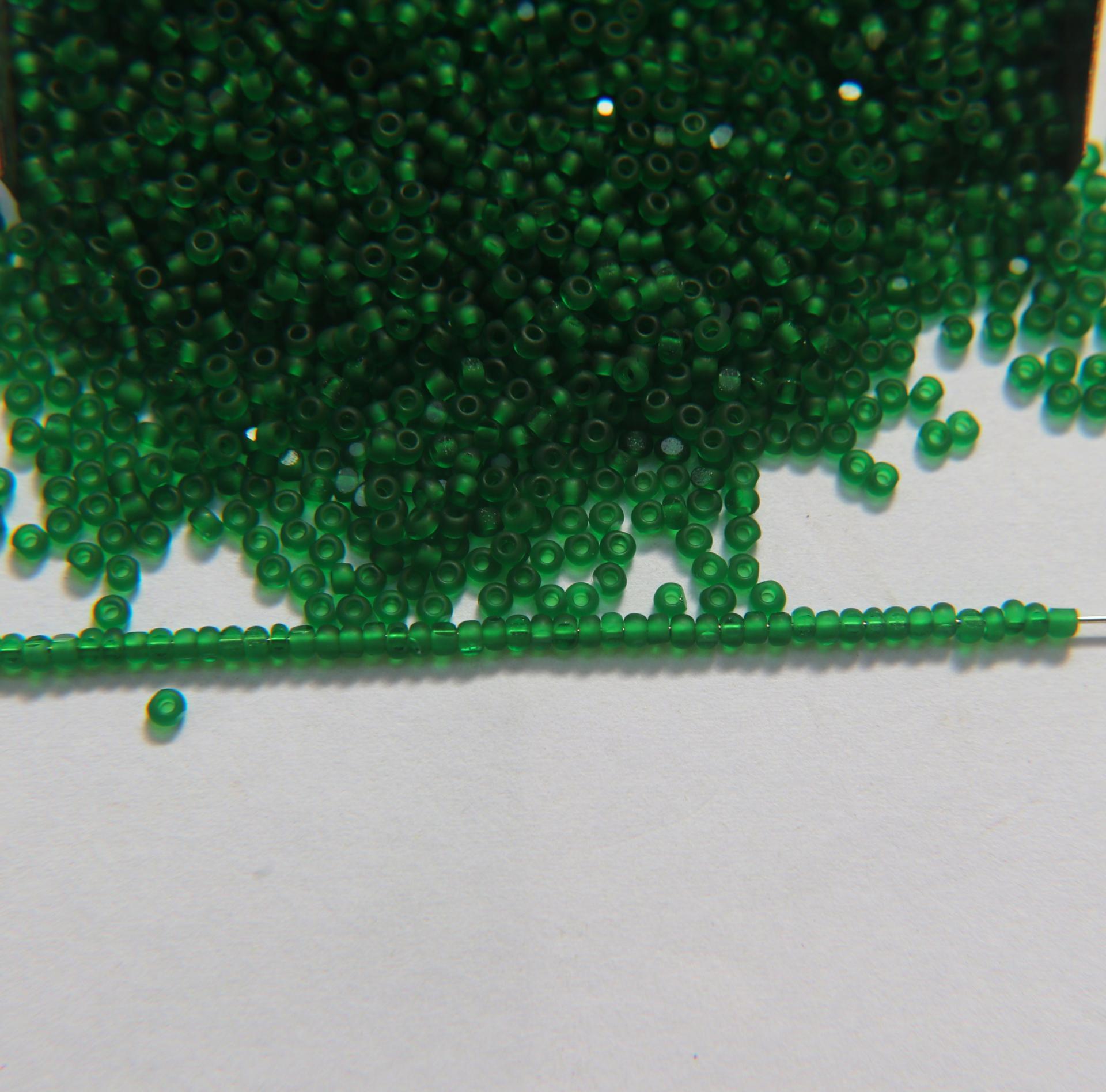 11/0 Charlotte true Cuts Beads Matt Forest Green 10/20/50/250/500 PREMIUM SEED Beads, vintage supplies, Native beads supply