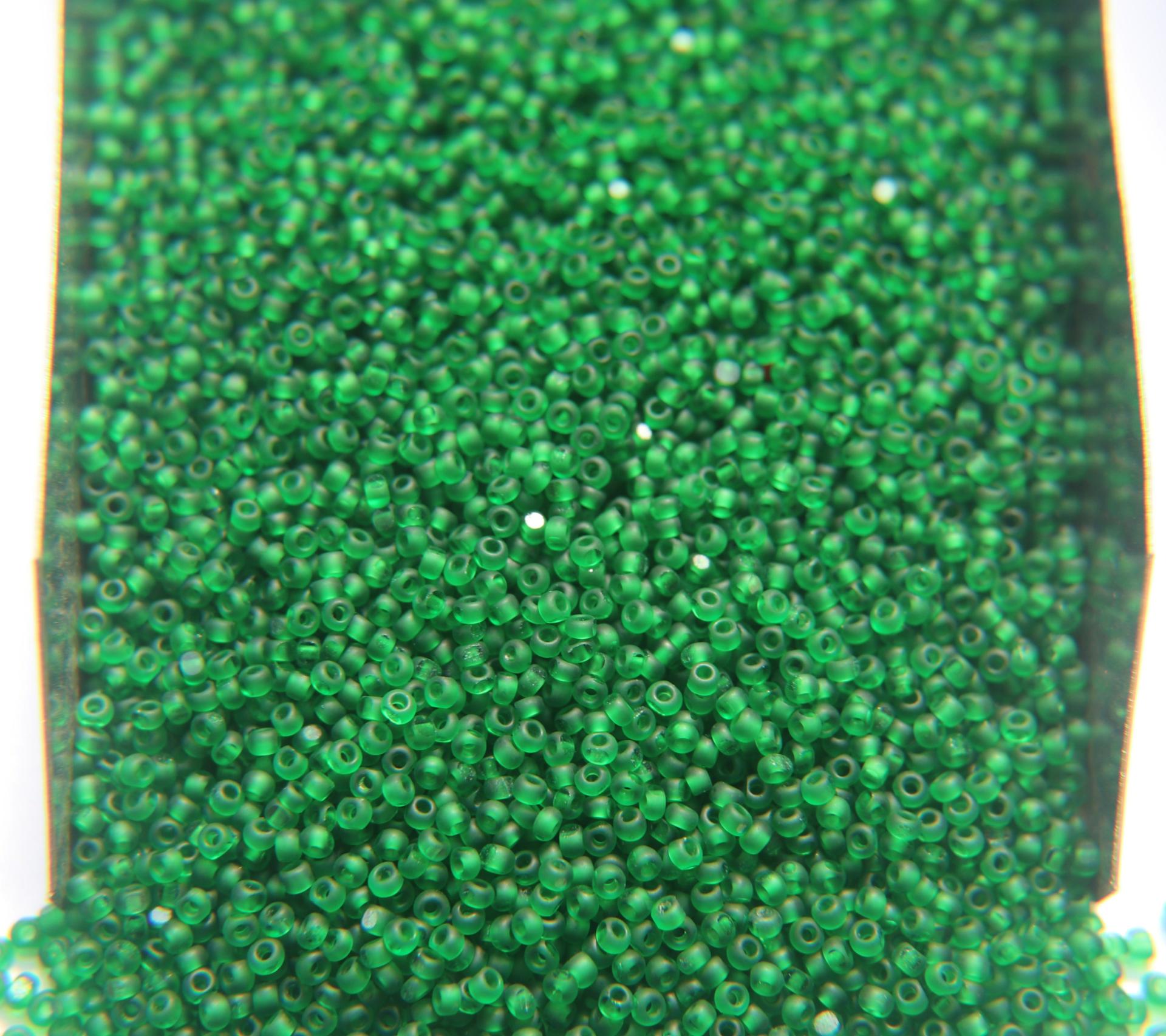 11/0 Charlotte true Cuts Beads Matt Forest Green 10/20/50/250/500 PREMIUM SEED Beads, vintage supplies, Native beads supply