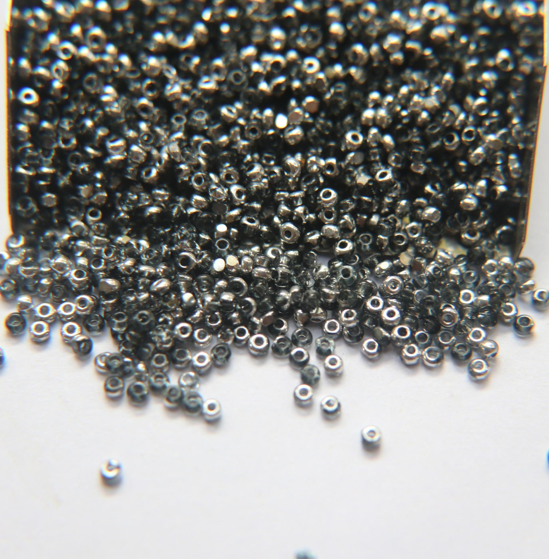 11/0 Charlotte true Cut Beads Patina Transparent Black Diamond Silver 10/20/50/250/500 Grams vintage findings, embroidery materials, craft