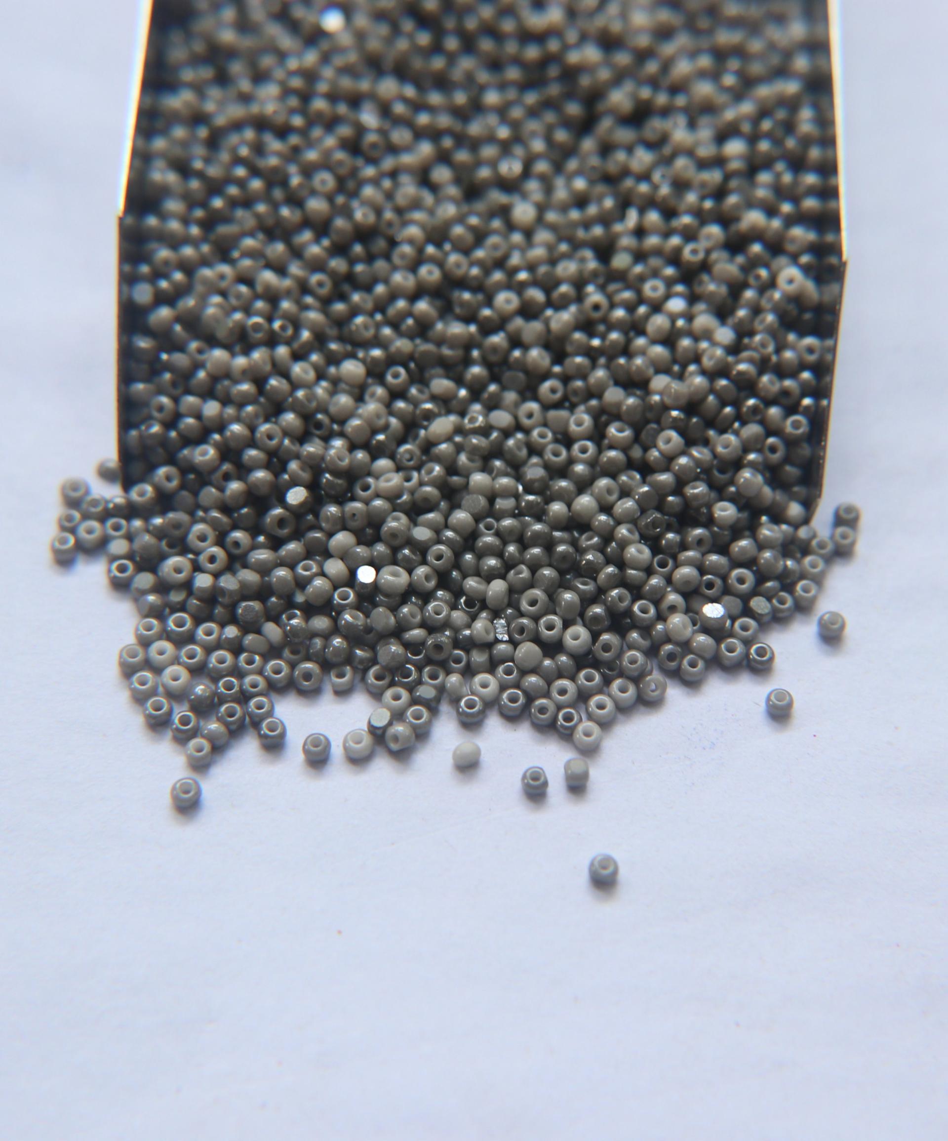 11/0 Charlotte true Cut Beads Ionized Opaque Chalk White 10/20/50/250/500 Grams embroidery materials, jewelry making, vintage beads, rare