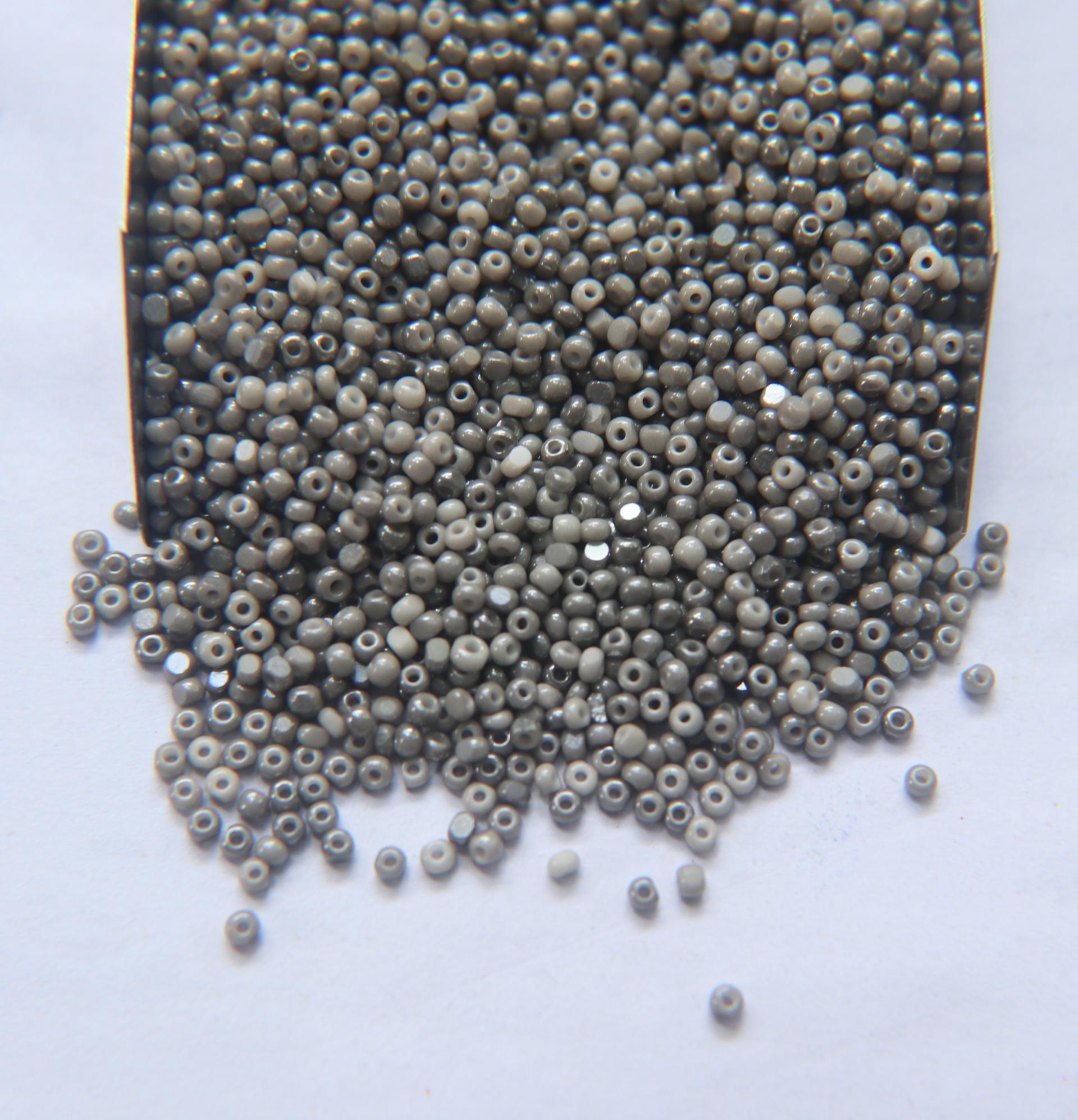 11/0 Charlotte true Cut Beads Ionized Opaque Chalk White 10/20/50/250/500 Grams embroidery materials, jewelry making, vintage beads, rare