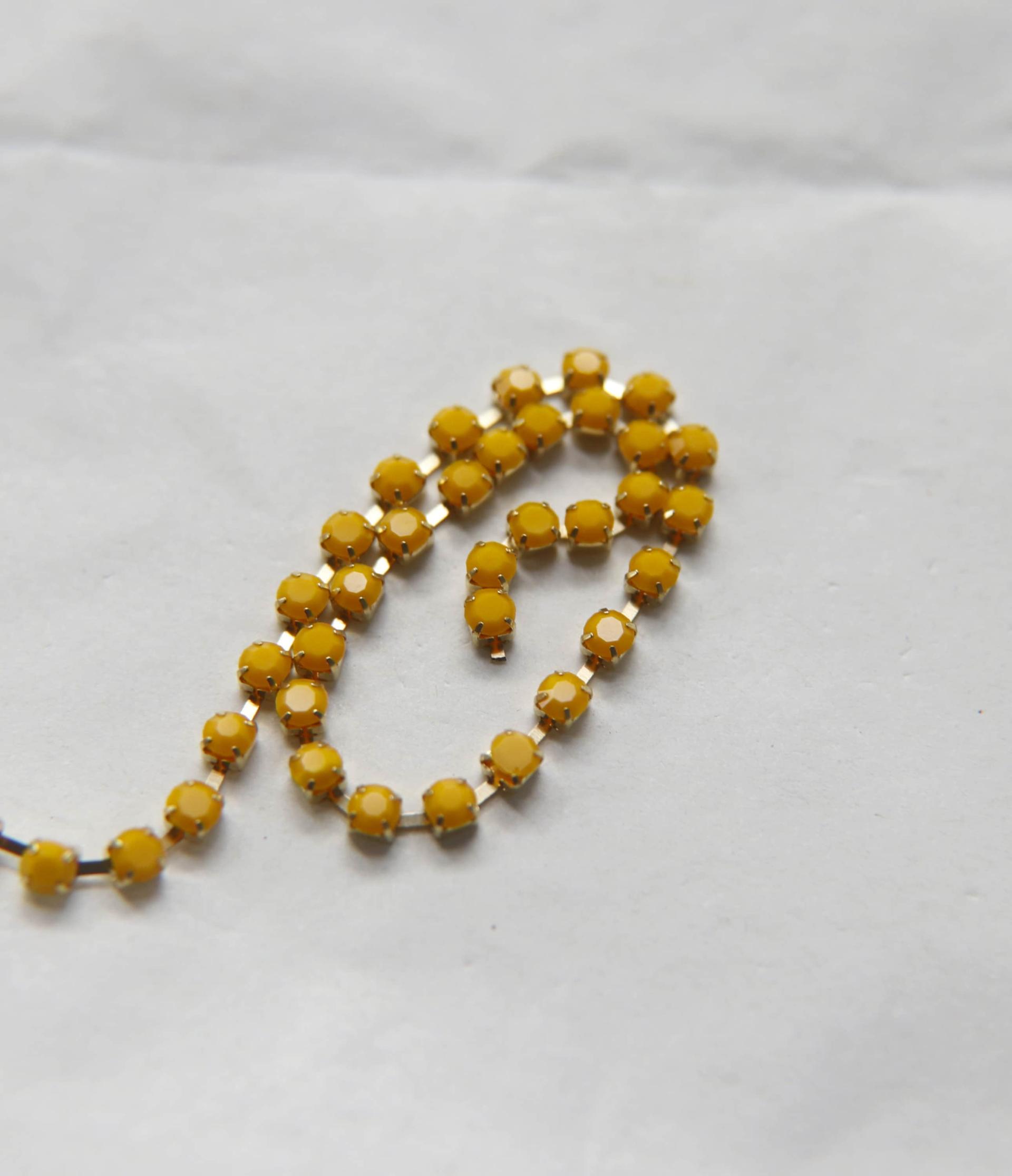 12SS Vintage Swarovski Cup Chain in Opaque Mutard Yellow 3mm Made in Austria 0.5/1/2/5 Meters strass chains, embroidery, craft supplies
