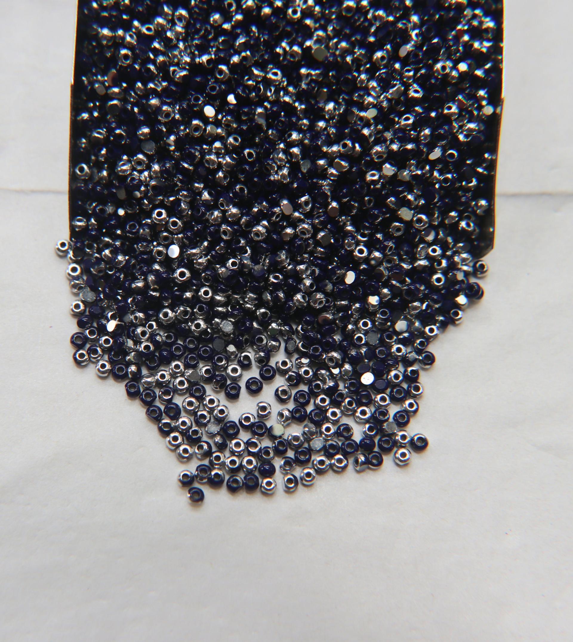 11/0 Charlotte Cut Beads Patina Opaque Dark Navy Blue Silver 10/20/50/250/500 Grams 1300 Pieces