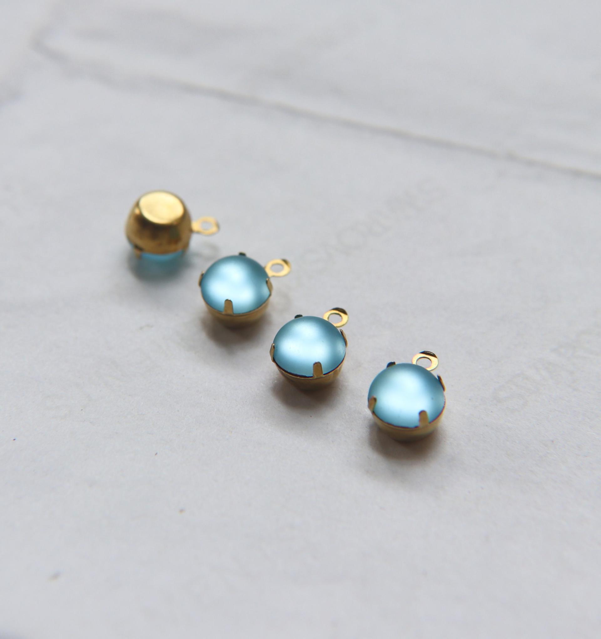 Cabochon Swarovski 7mm Round setting drop one loop in Aquamarine Matt 34ss 12/24/100/500 Pieces jewelry supplies in Brass/Vintage Black