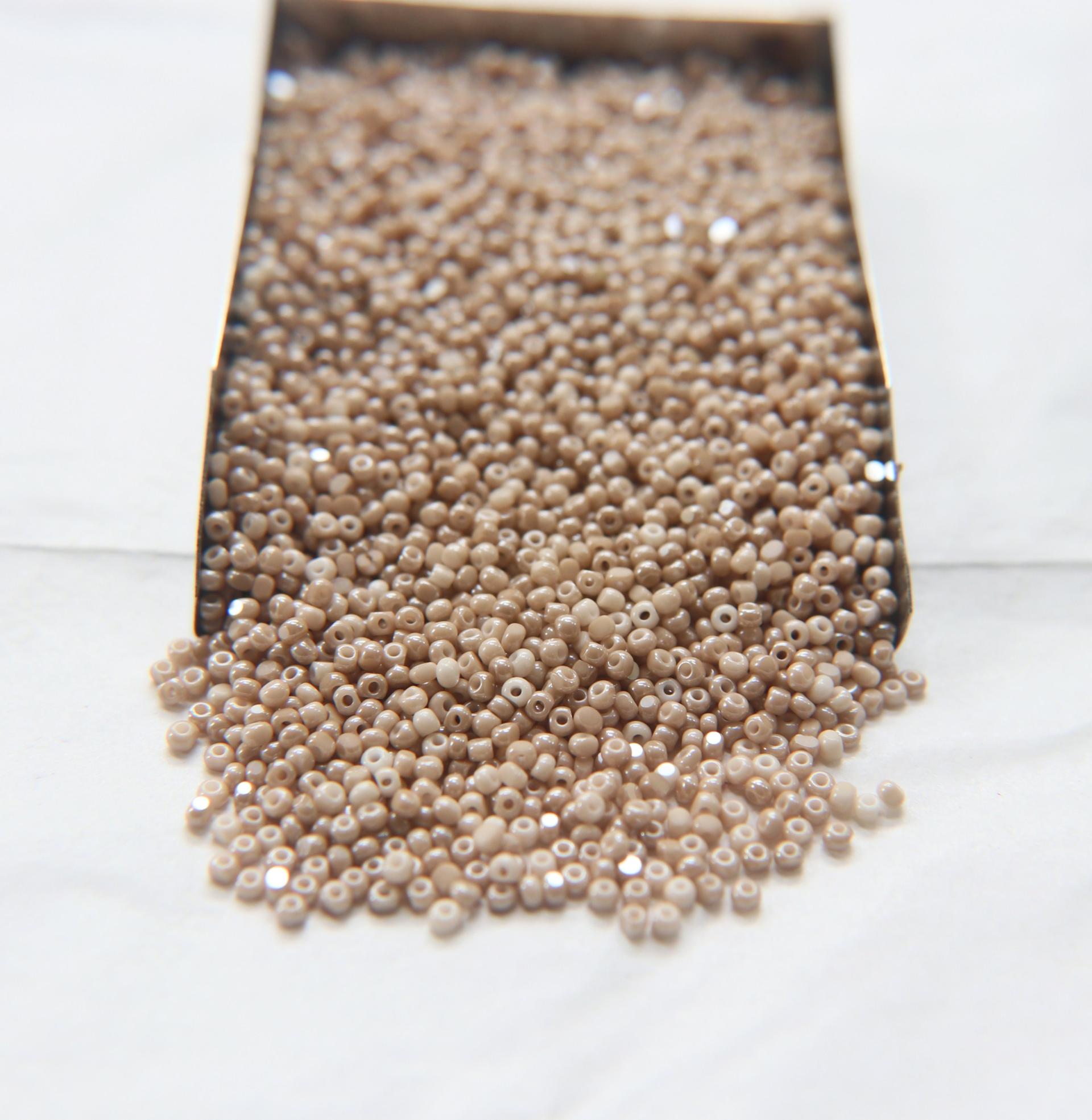 11/0 Charlottet true Cut Beads Opaque Cream Light Silk 10/20/50/250/500 Grams embroidery materials, jewelry making, vintage beads, rare