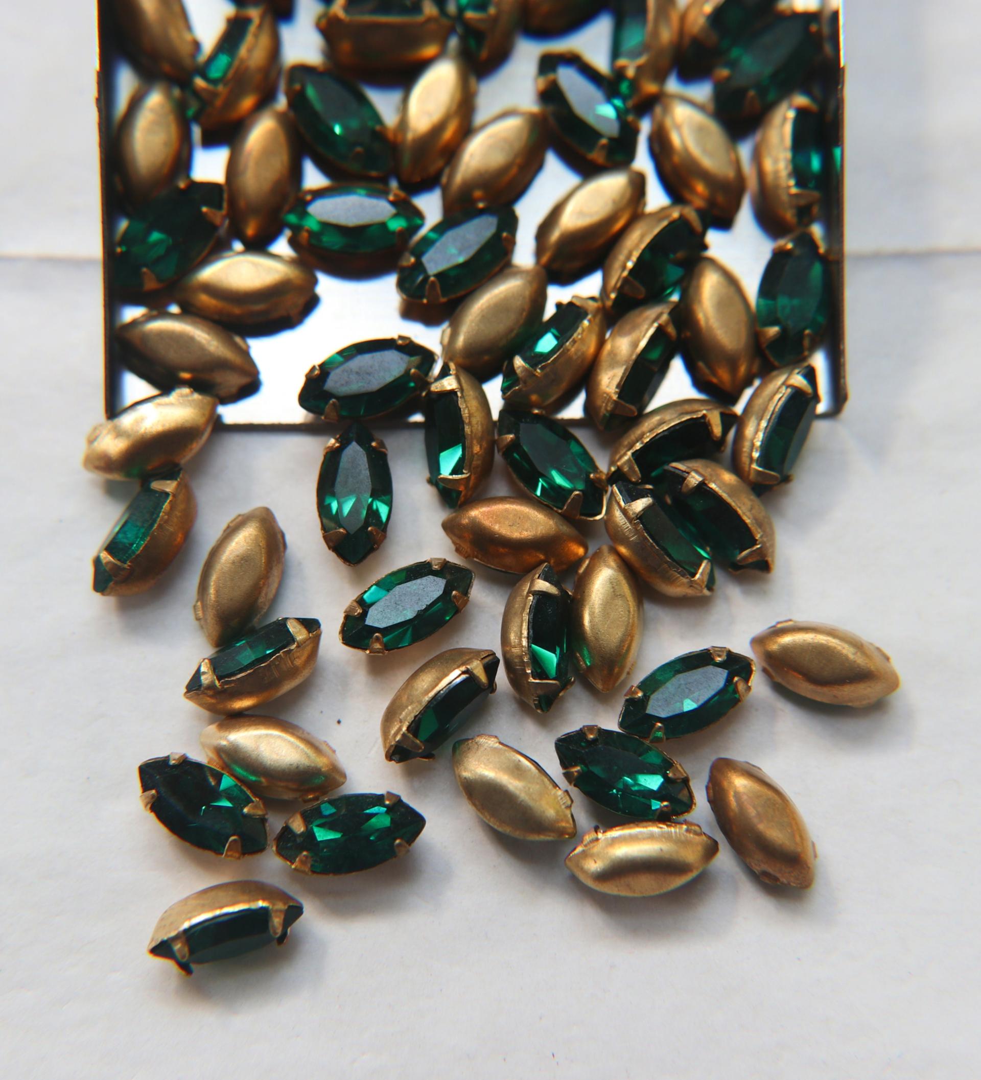 Swarovski 10x5 mm Vintage Navette brass setting in Emerald 12/24/100/500 Pieces jewelry supplies in Brass/Vintage Black