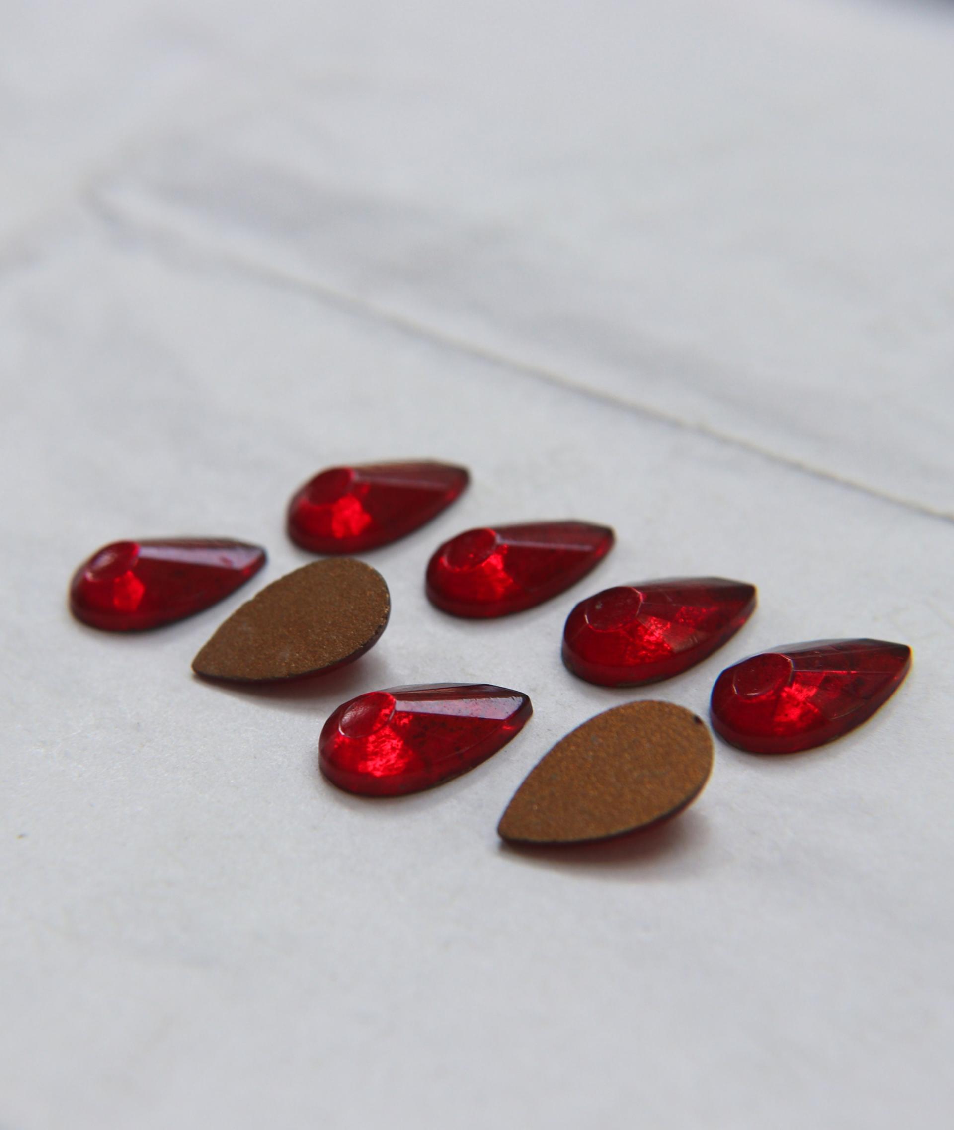 Vintage German glass Pear 14x8 MM cabochons in Ruby 6 Pieces