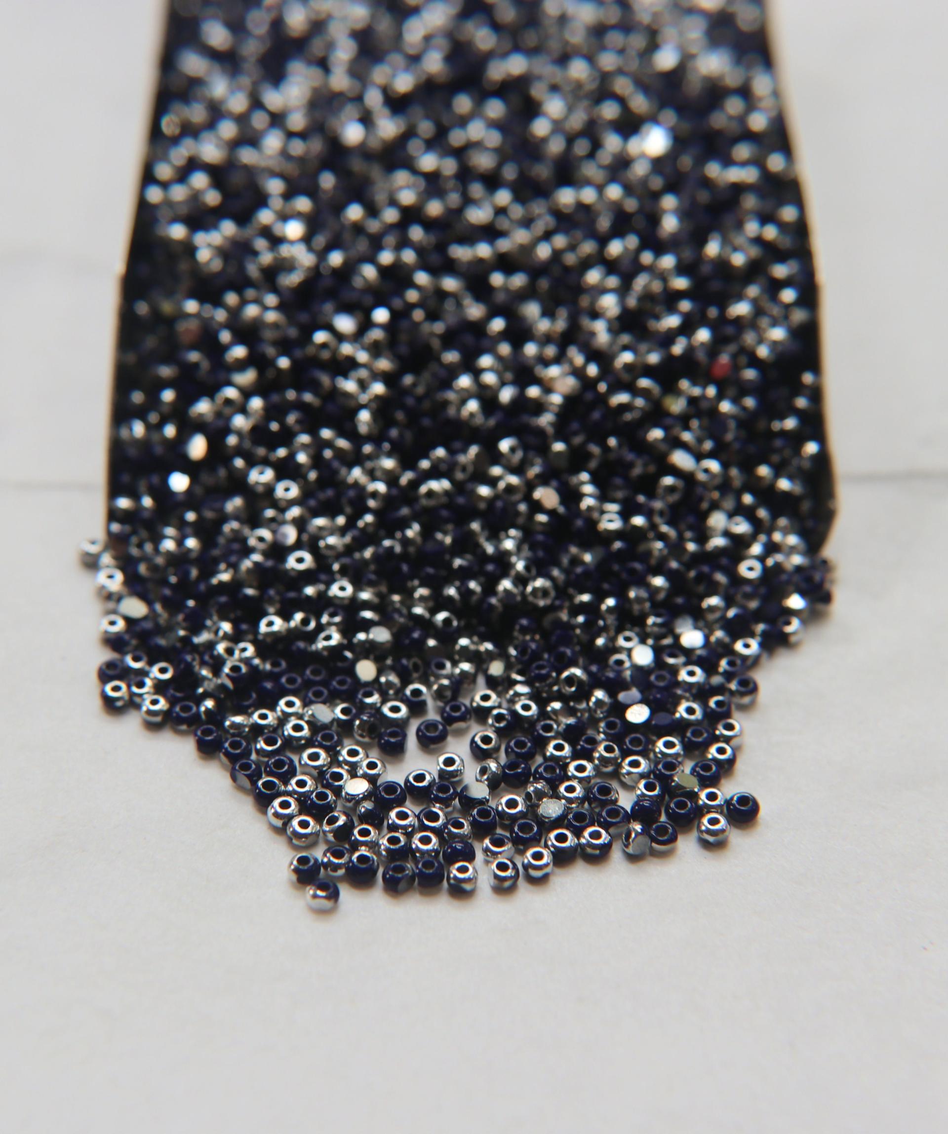 11/0 Charlotte Cut Beads Patina Opaque Dark Navy Blue Silver 10/20/50/250/500 Grams 1300 Pieces